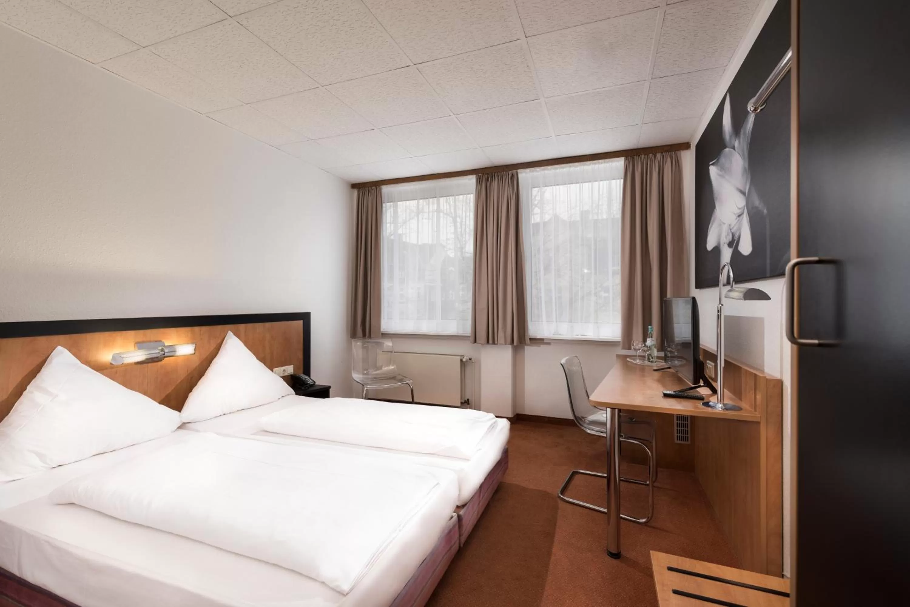 Double Room - Non-Smoking  in Days Inn Dortmund West