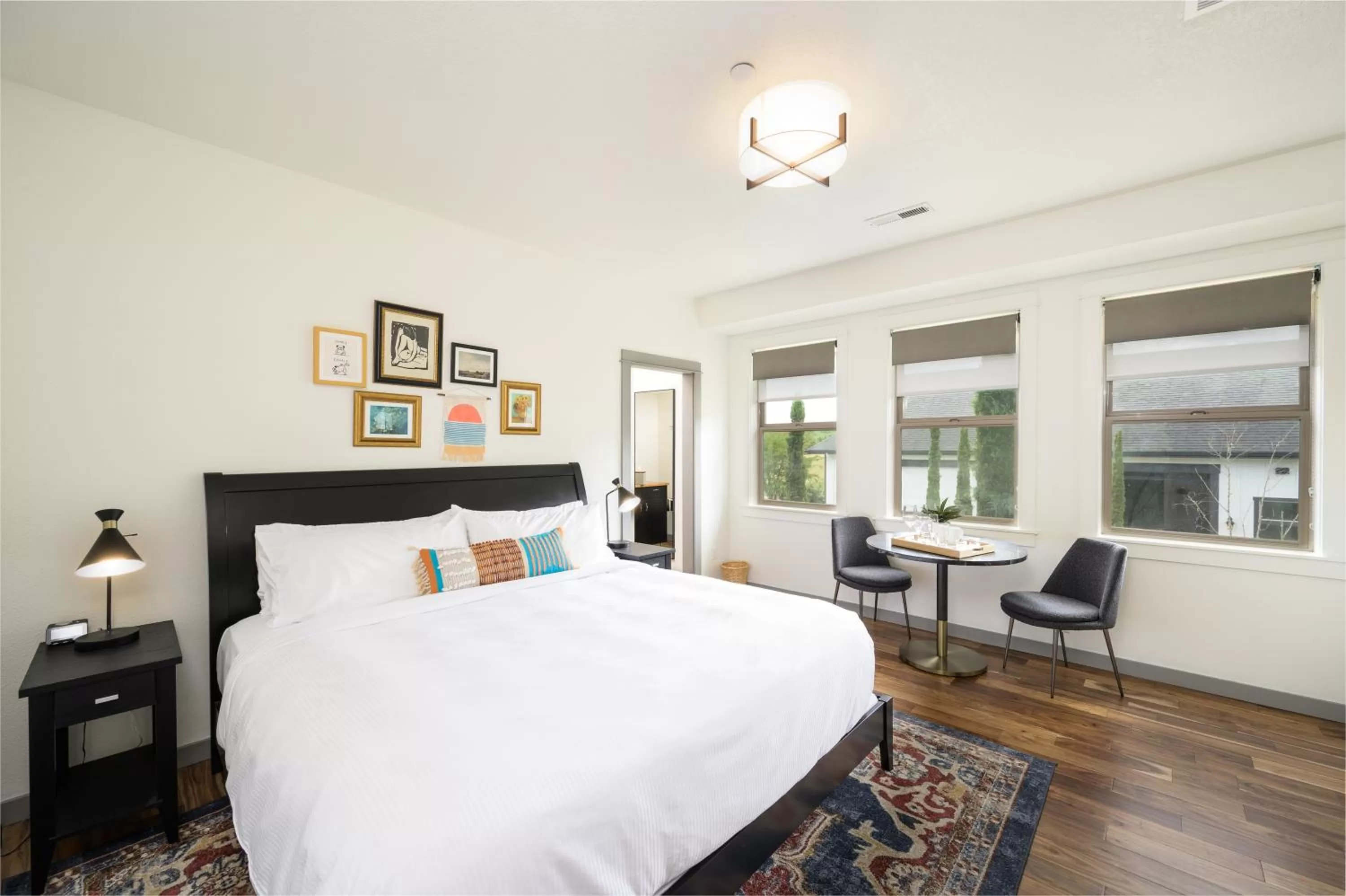 03 - Standard King Room in The Setting Inn Willamette Valley