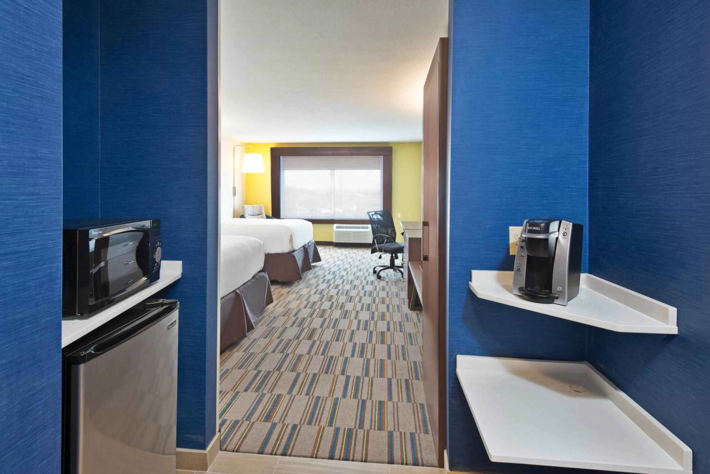 Standard Queen Room with Two Queen Beds - Communications Accessible in Holiday Inn Express & Suites Uniontown by IHG