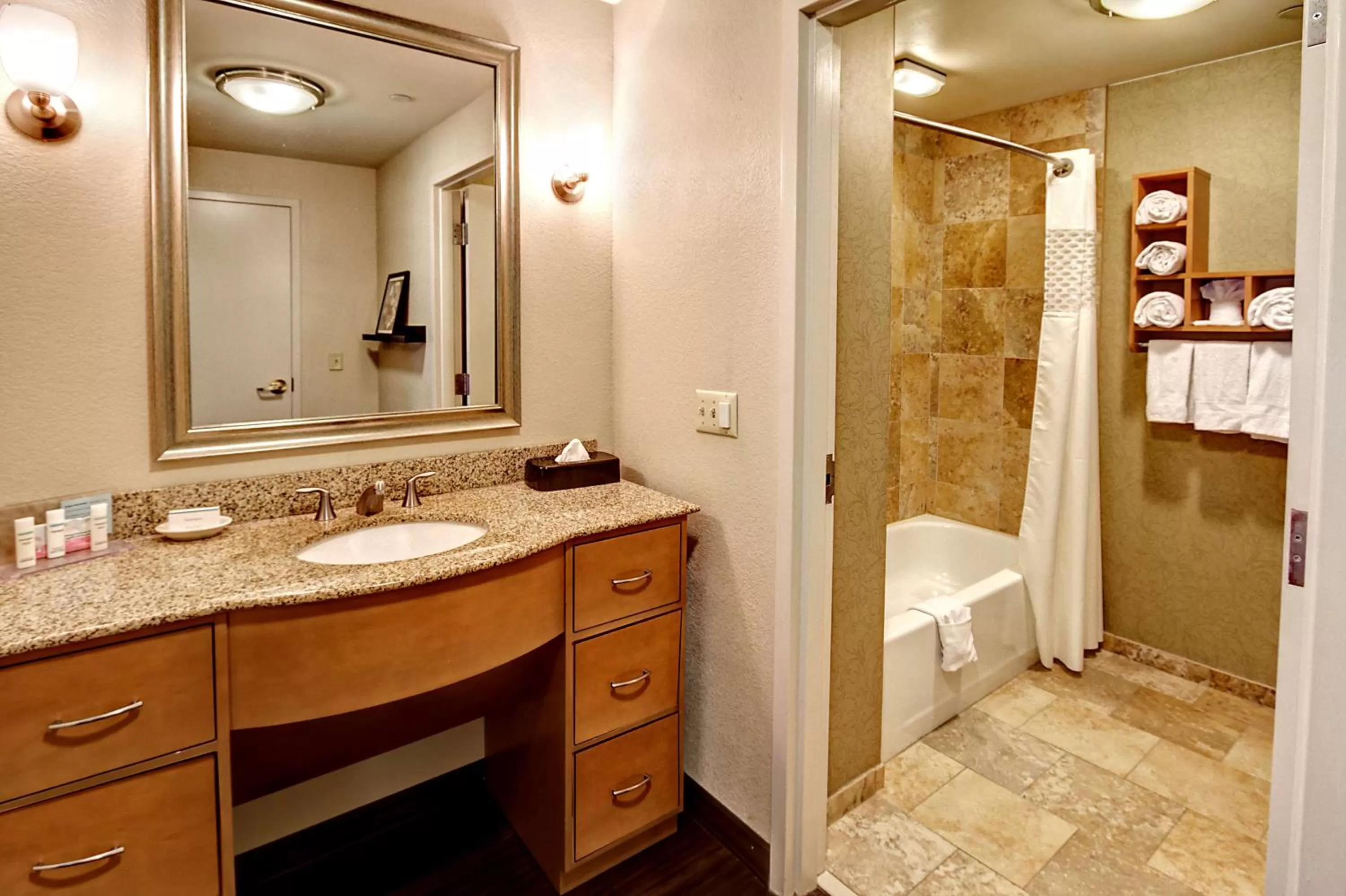 Bed in Hampton Inn & Suites Nashville-Vanderbilt-Elliston Place