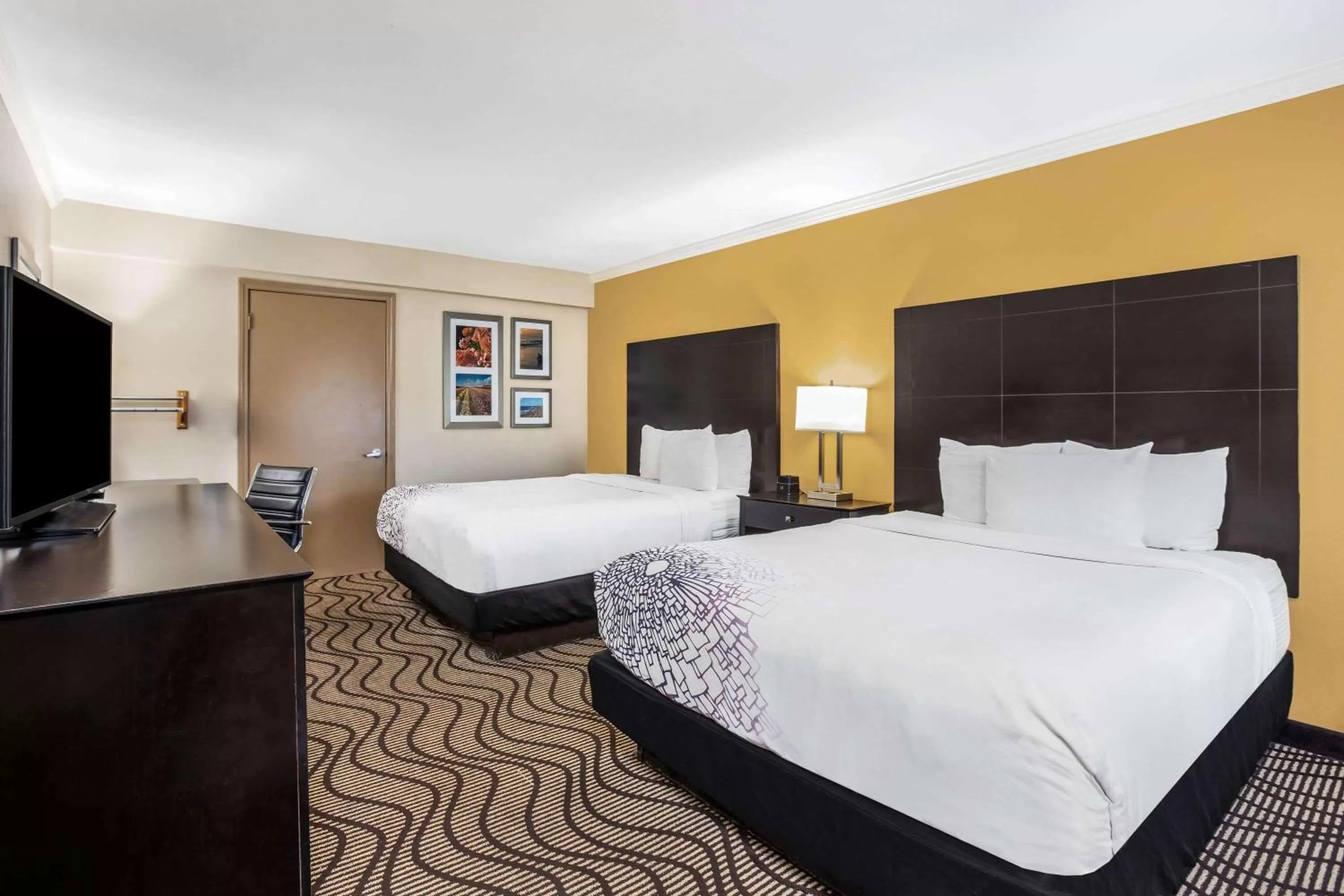 Queen Room with Two Queen Beds - Mobility Access/Non-Smoking in La Quinta by Wyndham Carlsbad - Legoland Area