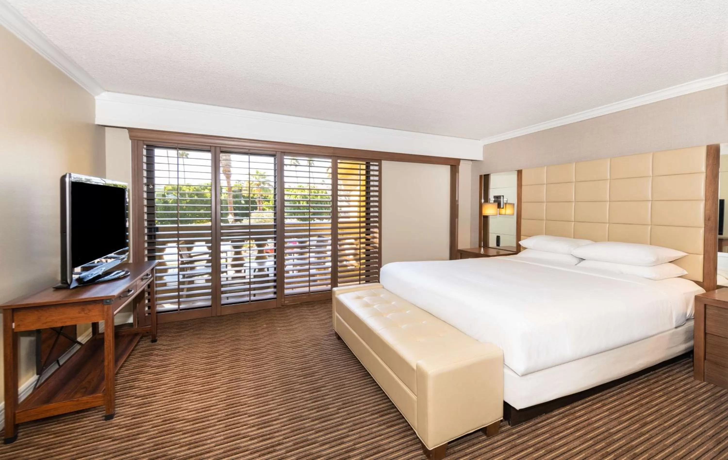 Ambassador King Suite (Agave) in Hilton Phoenix Resort at the Peak