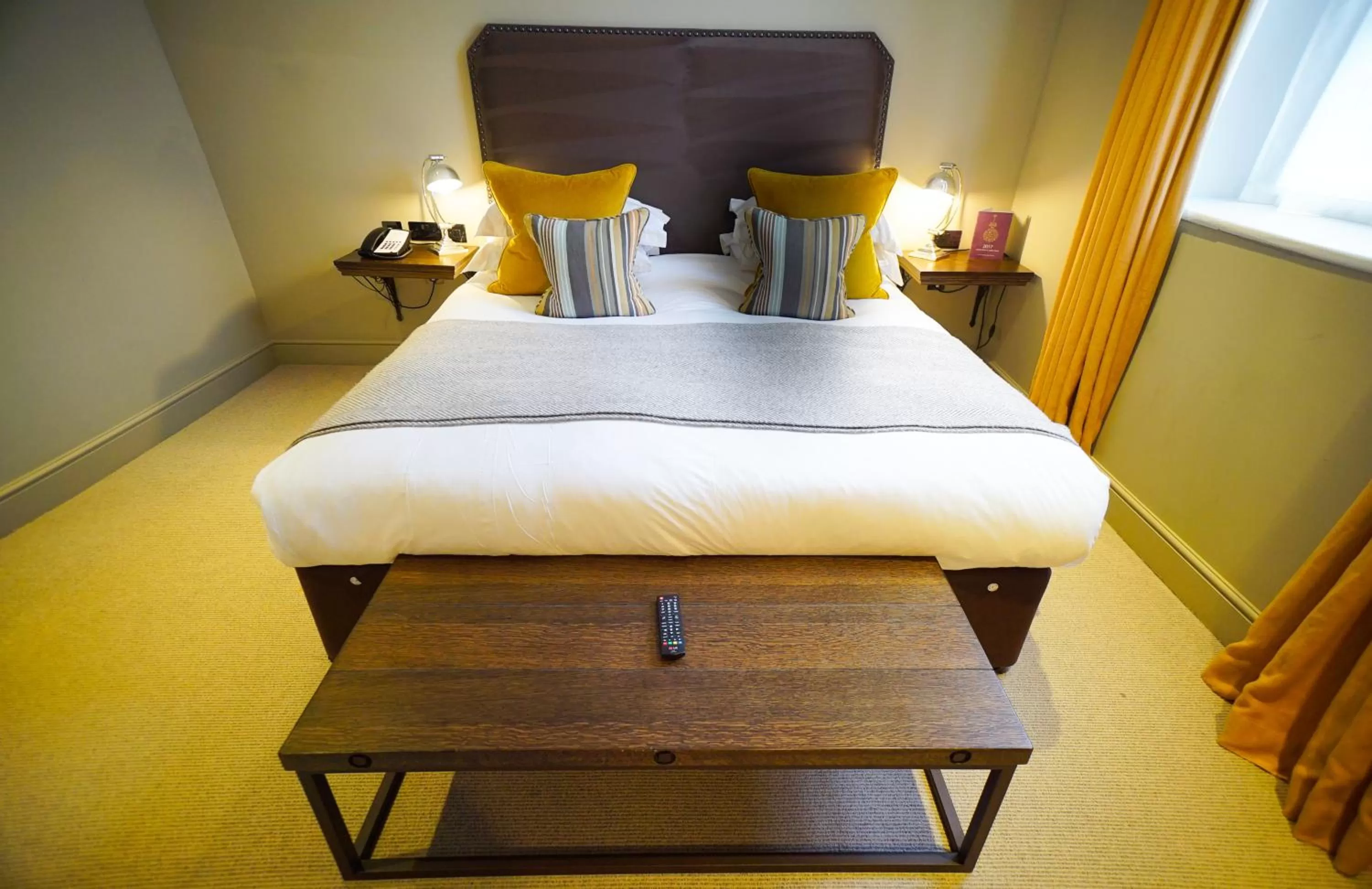 Standard King Room in Kings Head