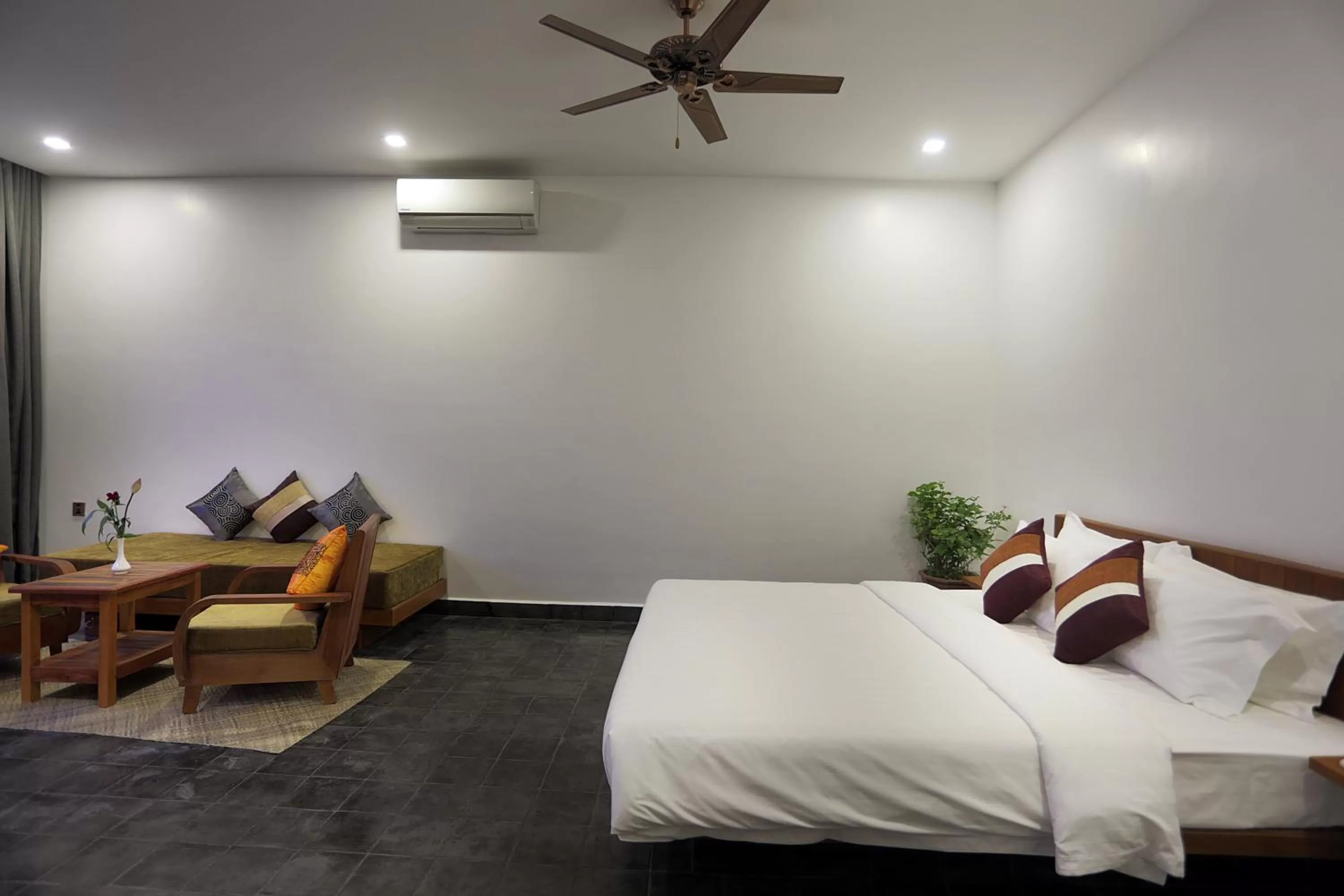 Luxury Balcony in Sam So Boutique Villa