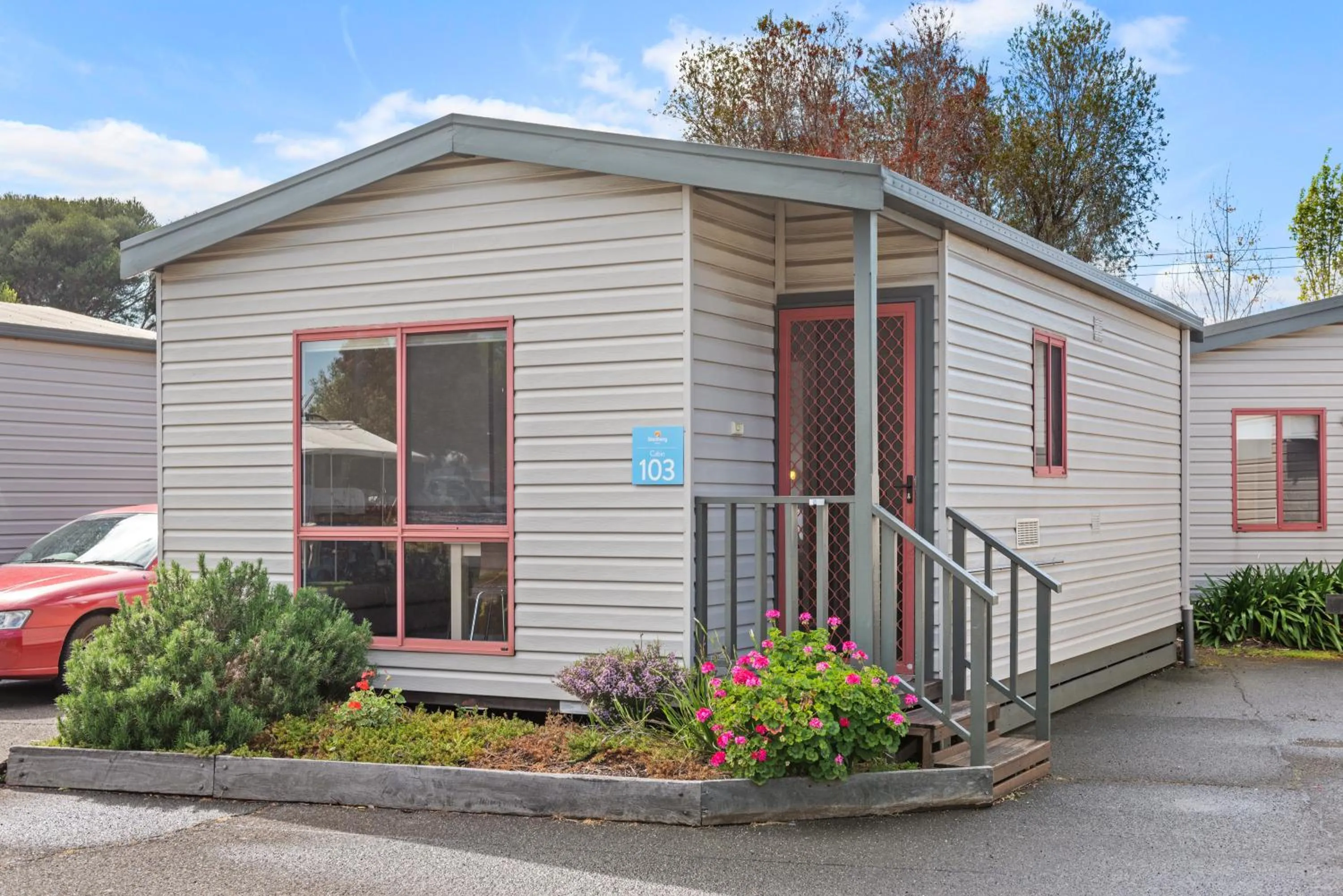 Standard 2 Bedroom Cabin - Sleeps 4 in Discovery Parks - Melbourne