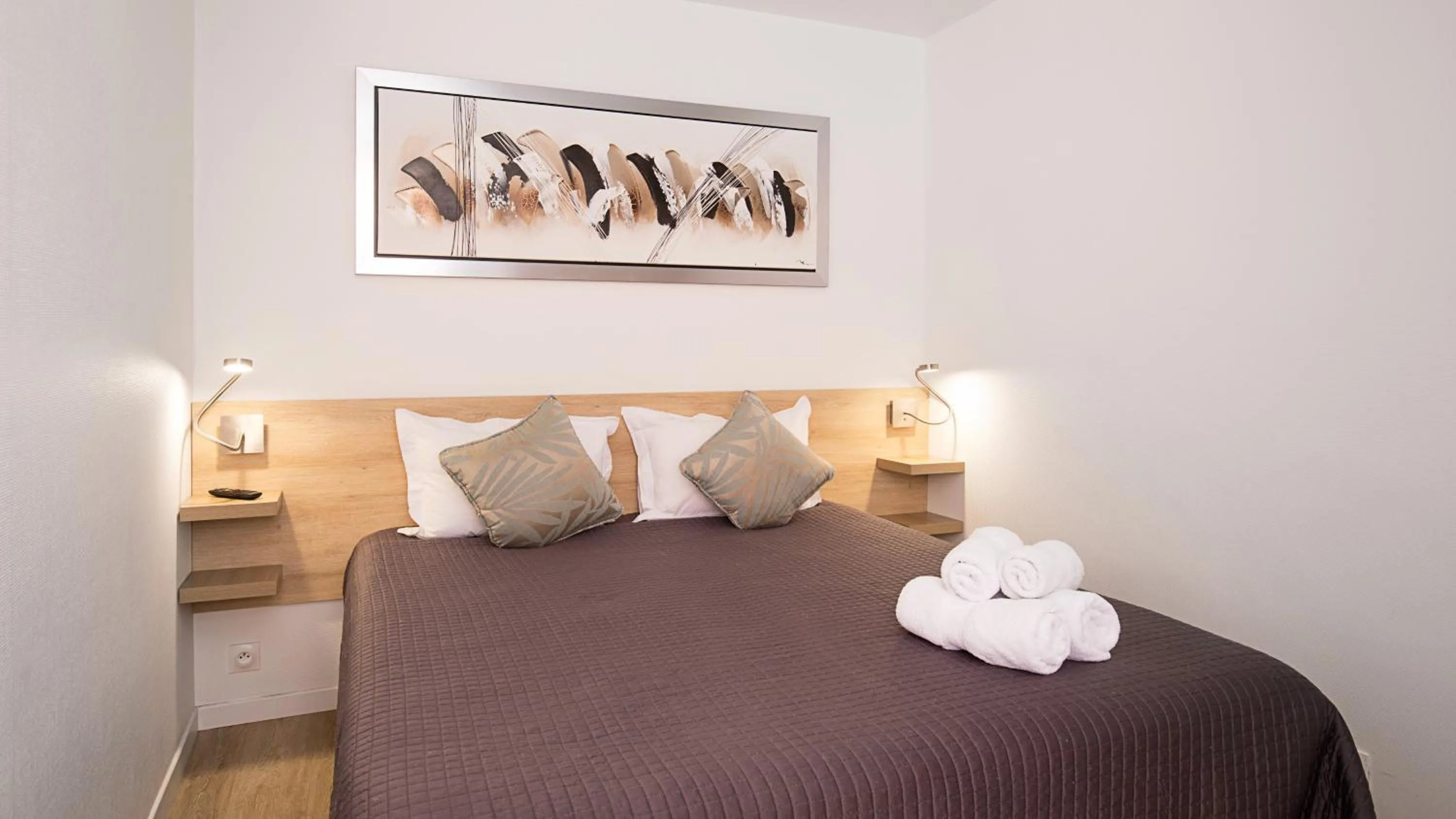 Deluxe Quadruple Studio in Hotel De L'Horloge