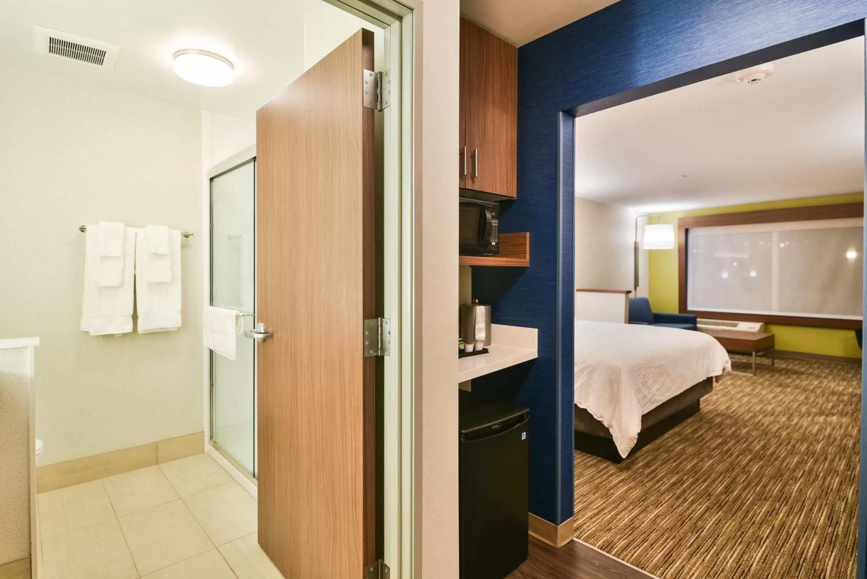 King Suite with Sofa Bed in Holiday Inn Express & Suites Lehi - Thanksgiving Point by IHG