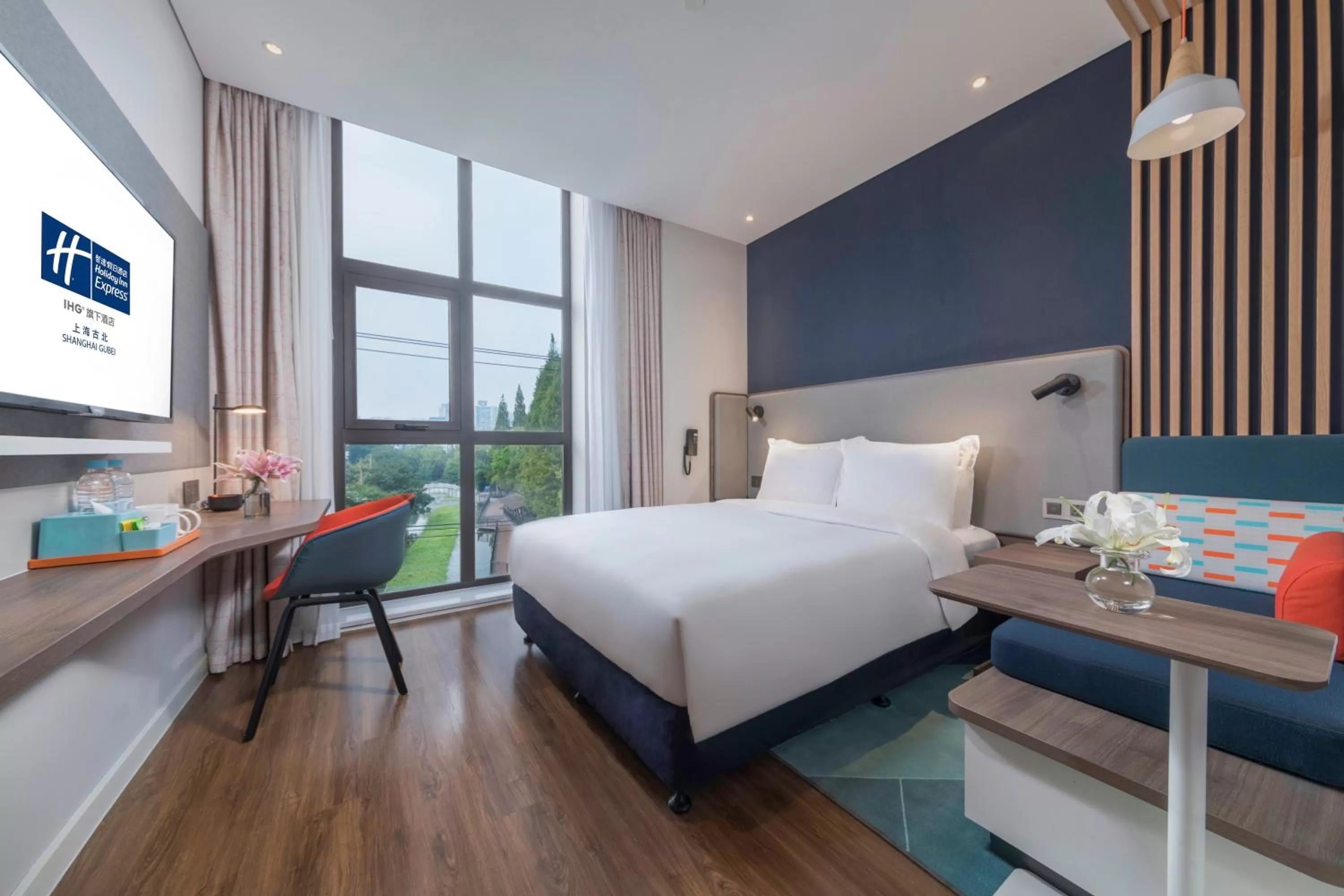 Queen Room - Accessible in Holiday Inn Express Shanghai Gubei by IHG