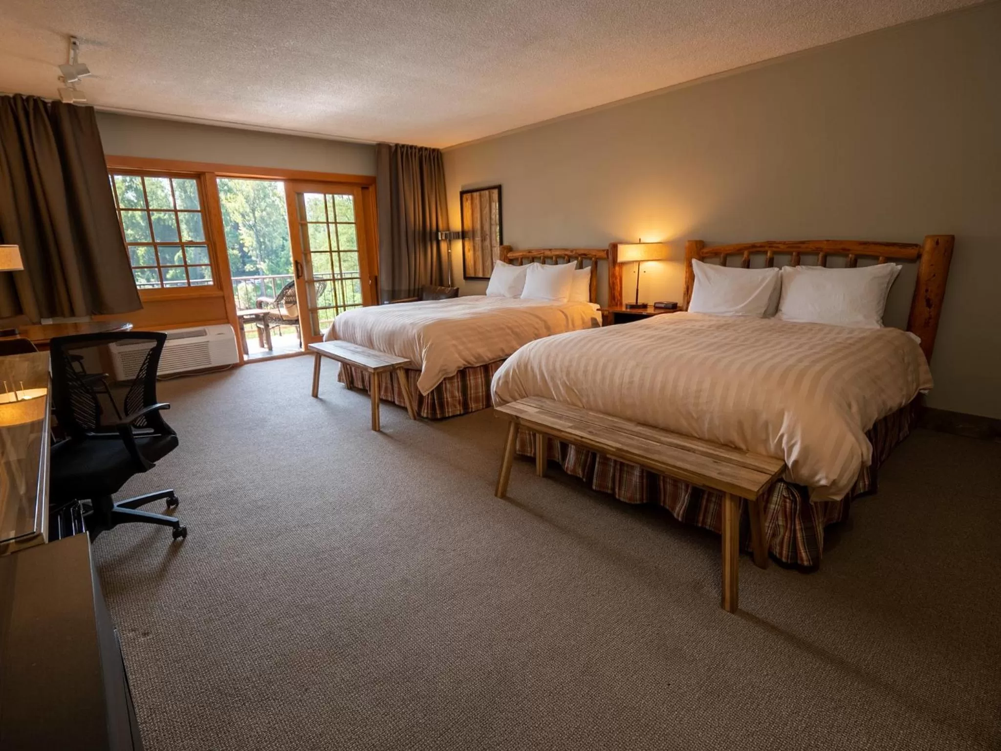 Quadruple Room with Balcony in The Lodge at Riverside