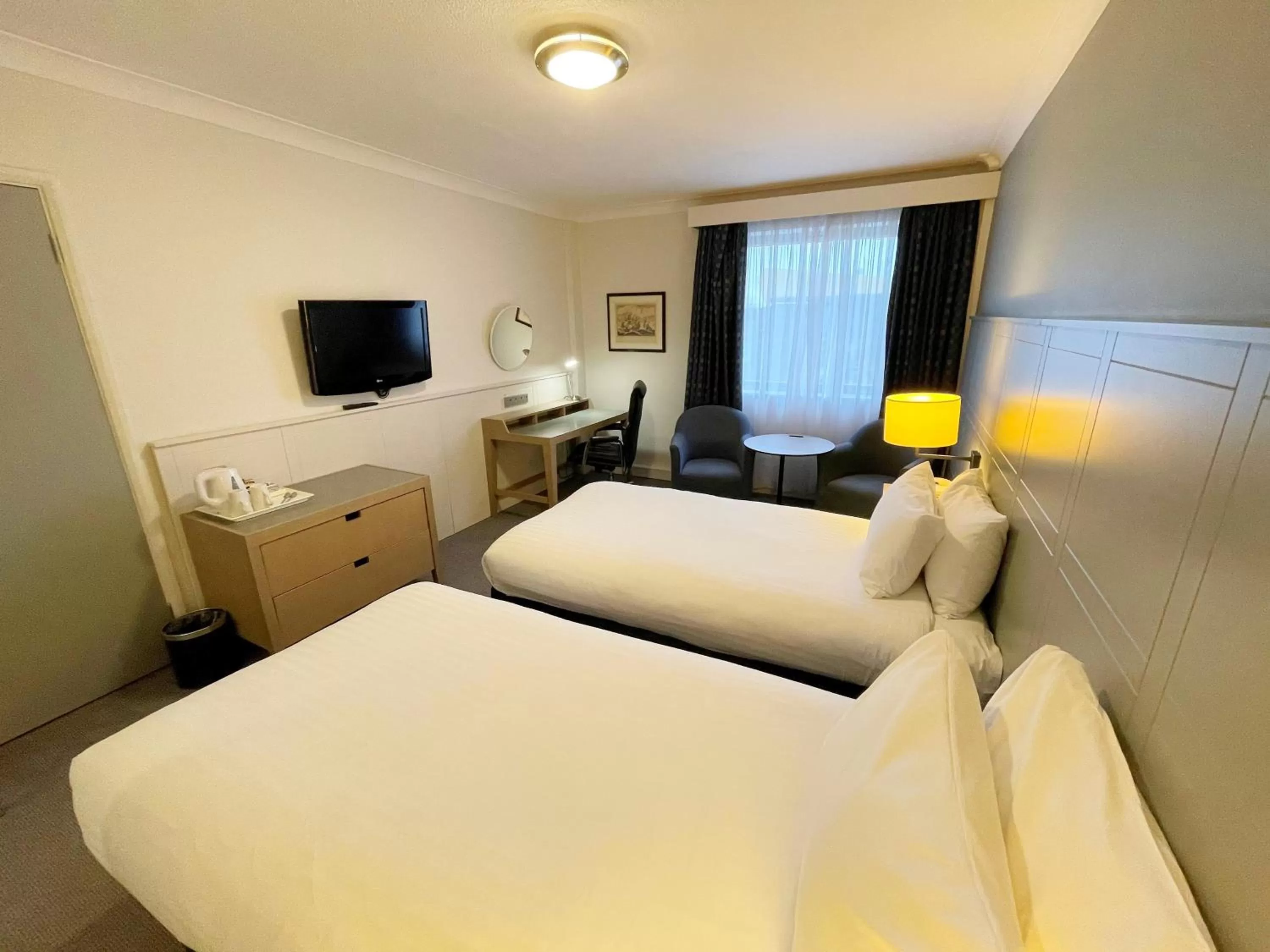 Standard Twin Room in Holiday Inn Hull Marina by IHG
