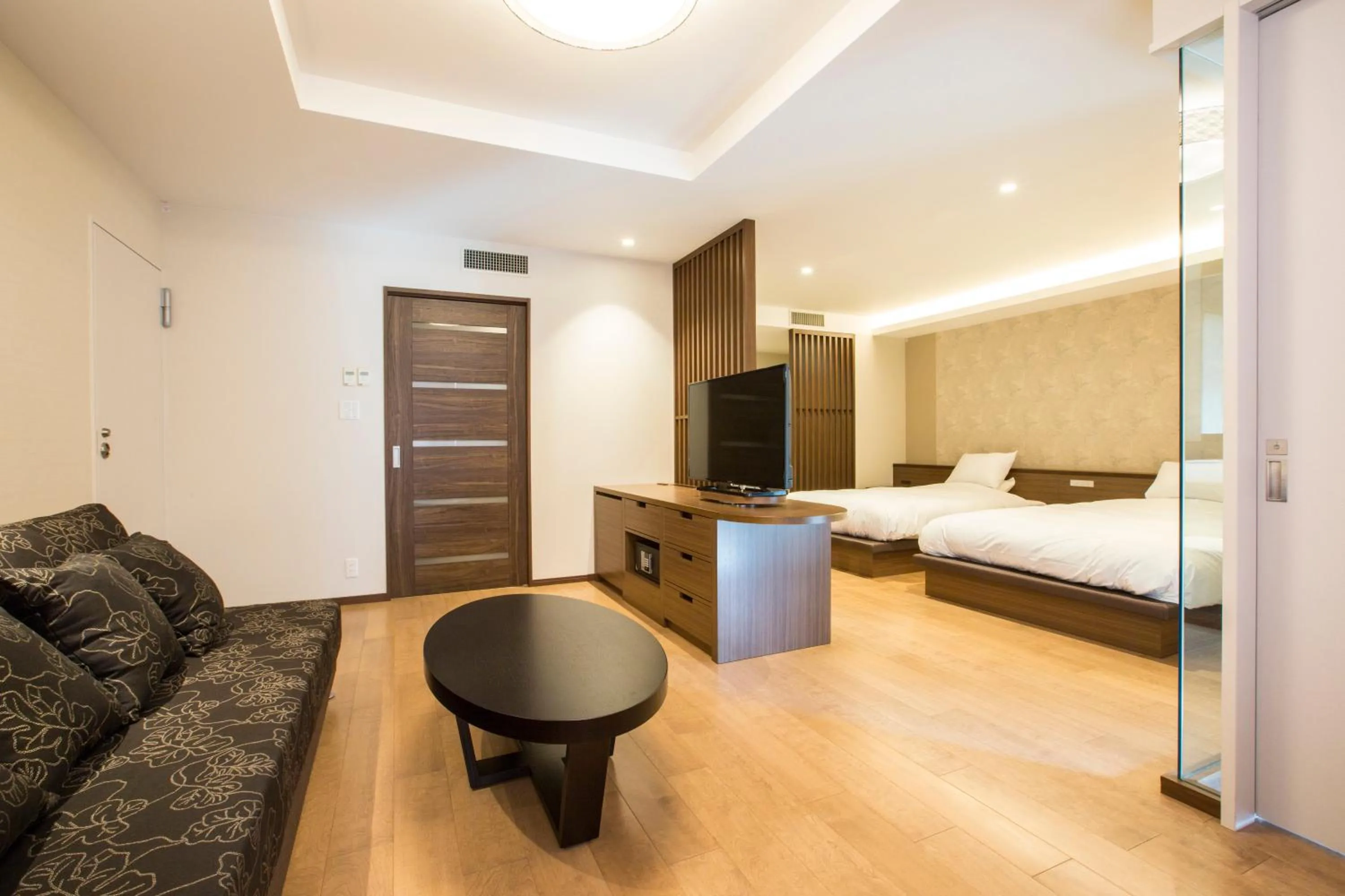 Non-smoking Western with private Onsen（Yotei view） in Niseko Prince Hotel Hirafutei