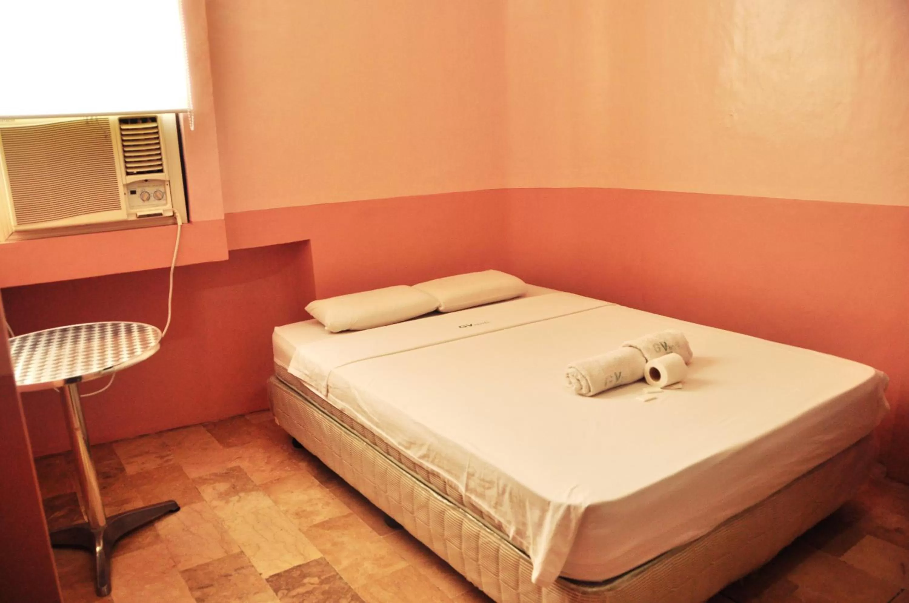 Budget Double Room in GV Hotel - Lapu-Lapu City