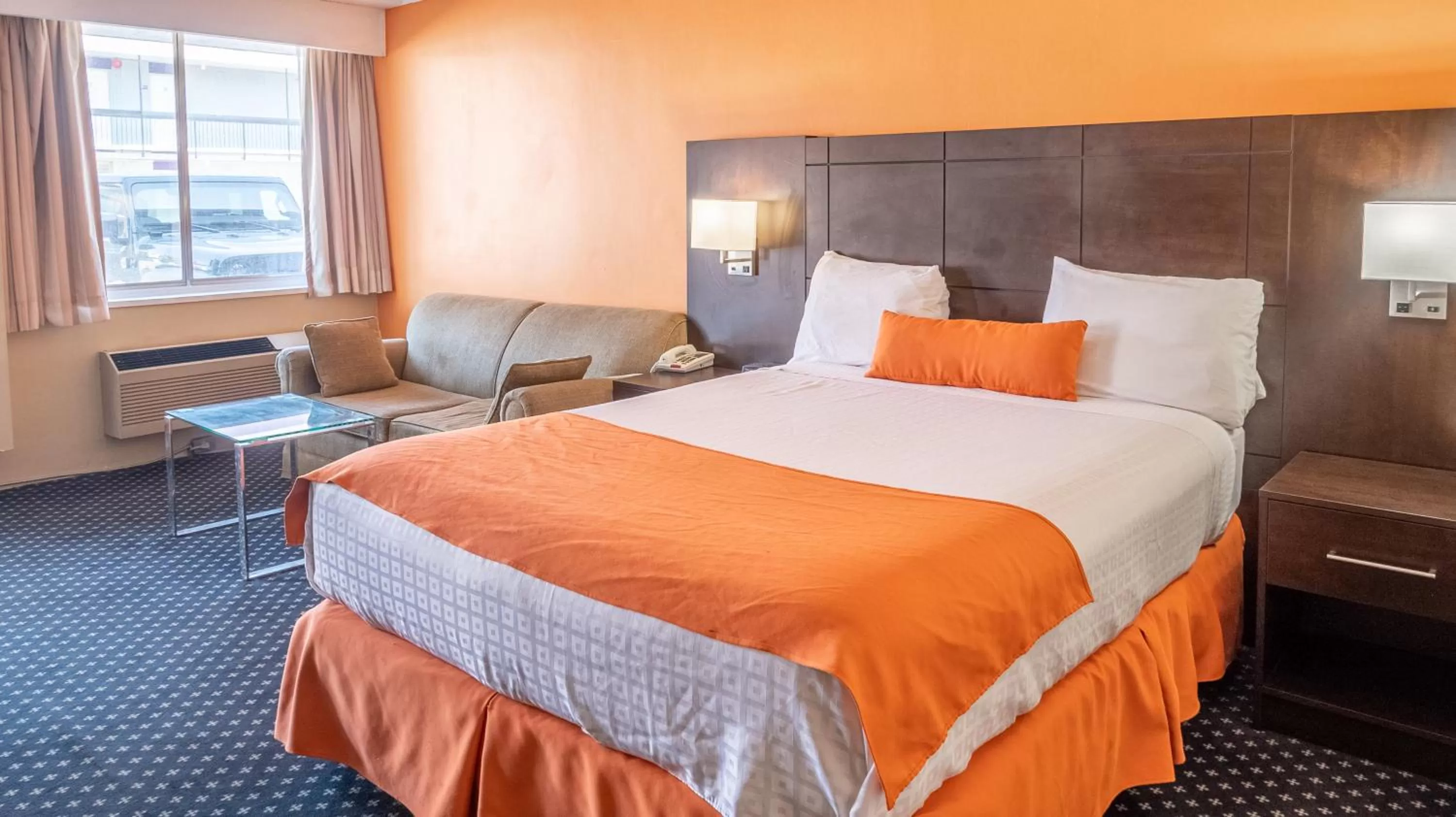 Queen Room - Non-Smoking in Knights Inn North Bay