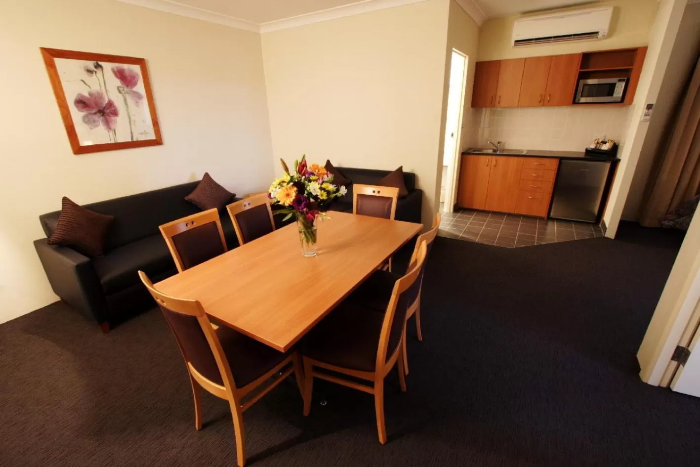 Two-Bedroom Suite in Narellan Motor Inn