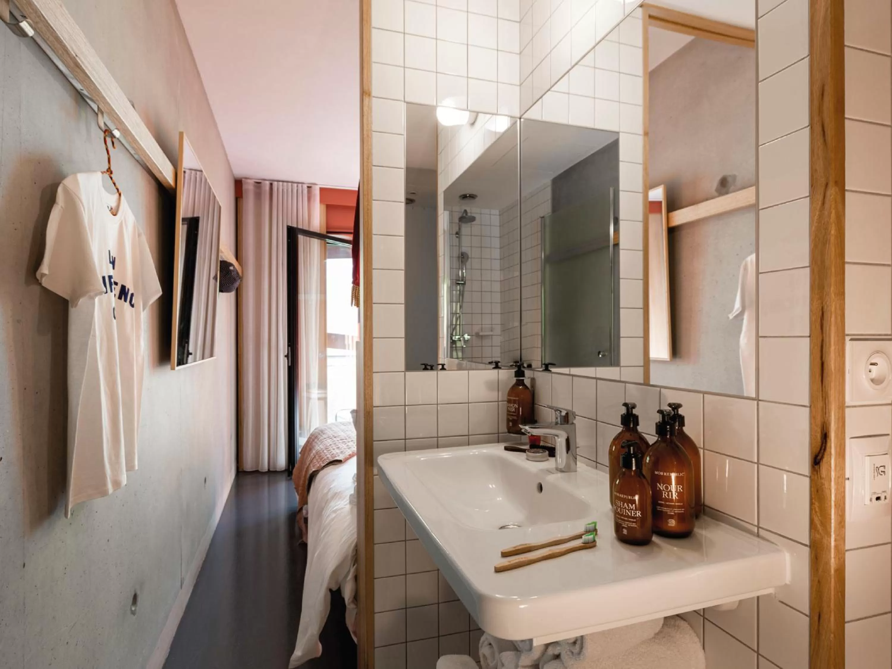 Standard Double Room with Terrace & River View in MOB HOTEL Lyon Confluence