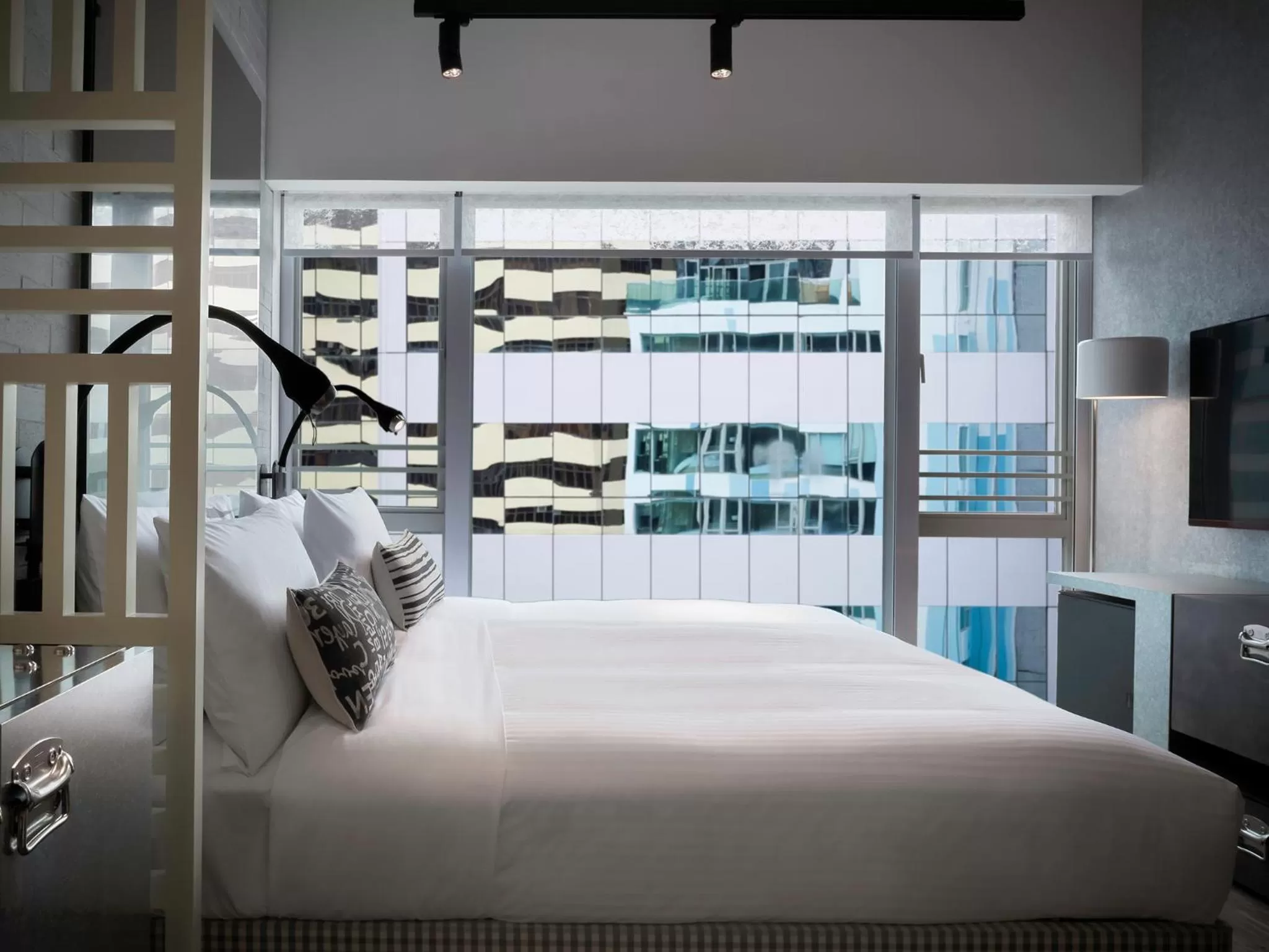 Deluxe Queen Room in Southside by Ovolo