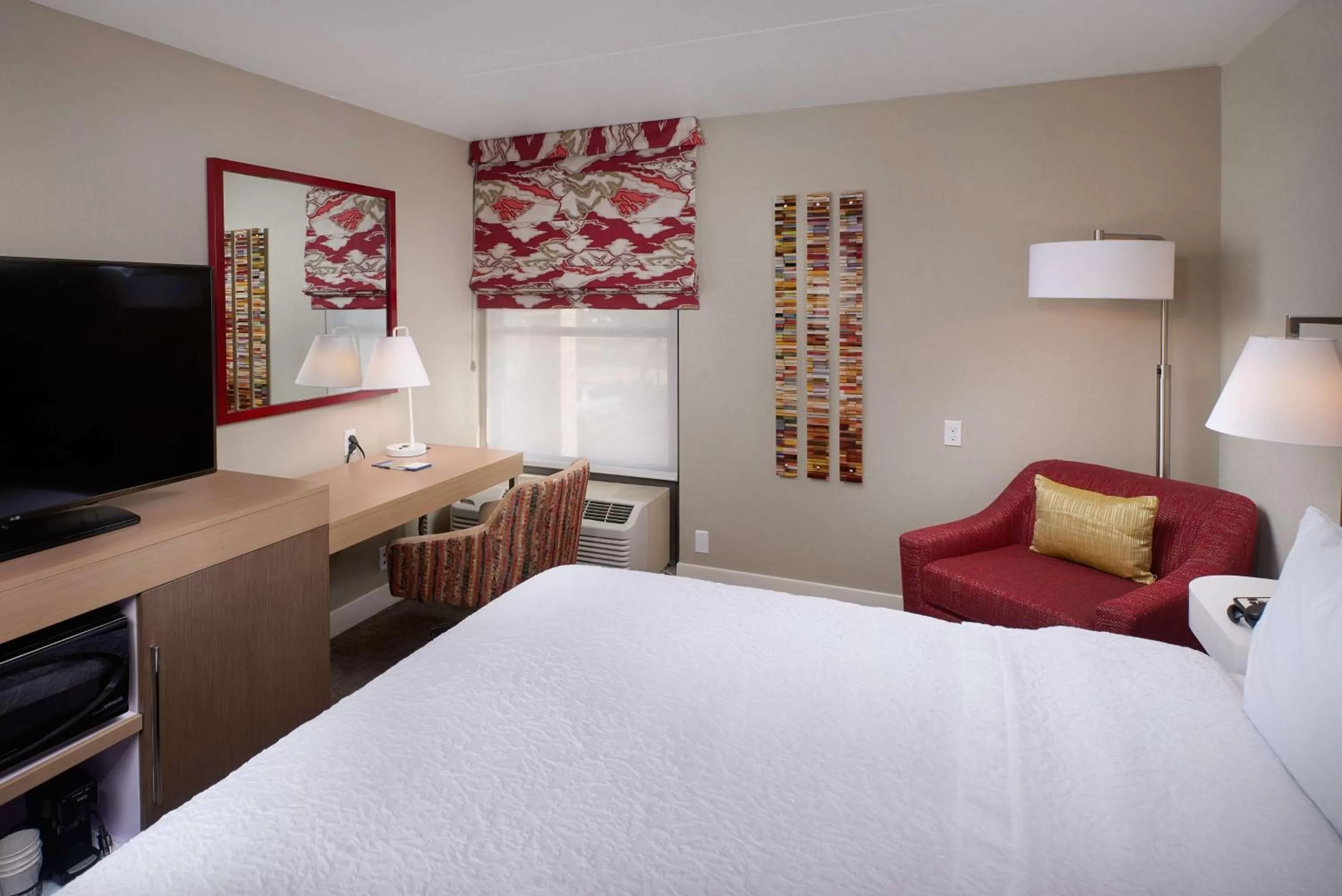 King Studio - Mobility Accessible with Roll-In Shower in Hampton Inn & Suites Scottsdale On Shea Blvd