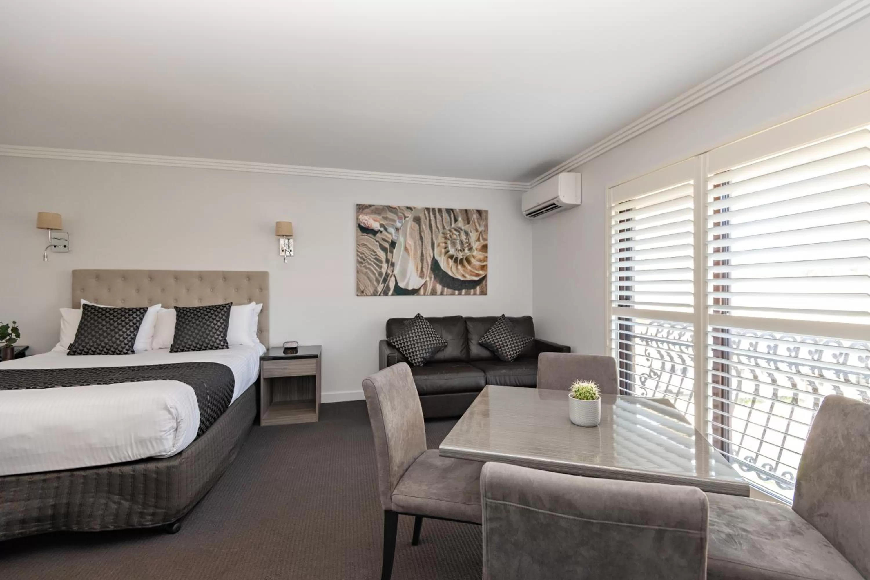 Two-Bedroom Spa Suite in Lincoln Downs Resort Batemans Bay