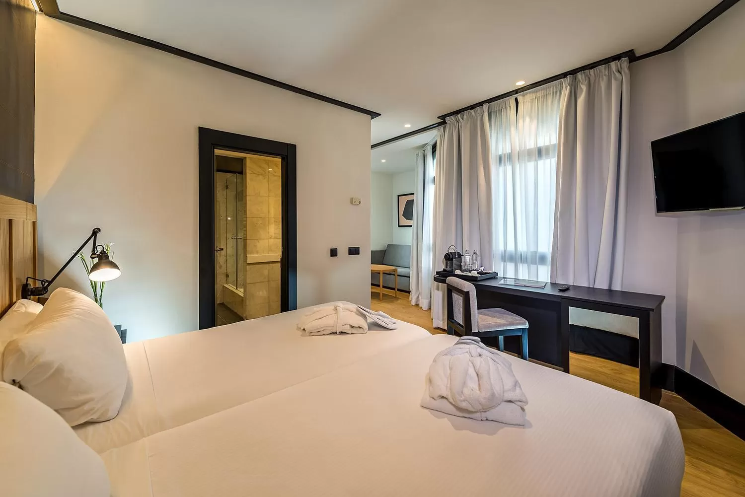 Deluxe Room (2 Adults + 1 Child) in H10 Puerta de Alcalá 4 Sup