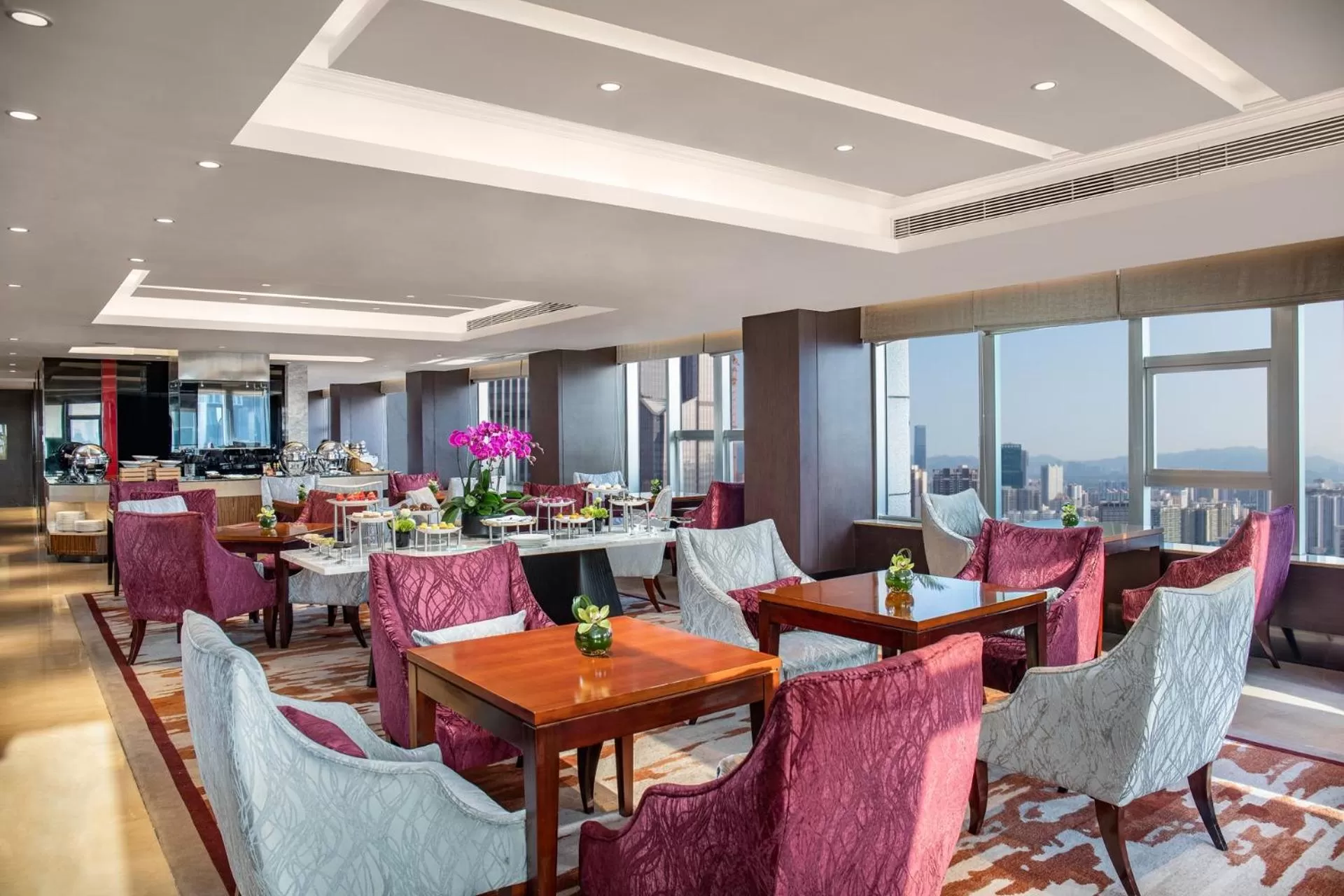 Premium King Room with City View - Lounge Access in Crowne Plaza Shenzhen Futian, Near to Shenzhen Convention&Exhibition Centre, Shenzhen Stock Exchange and Shenzhen Civic Center, Outdoor Heated Pool