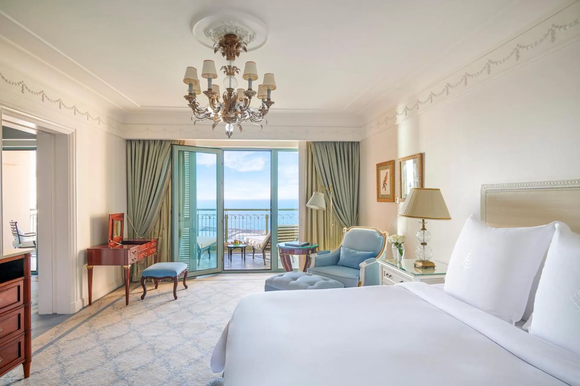 Sea View Suite king bed in Four Seasons Hotel Alexandria At San Stefano