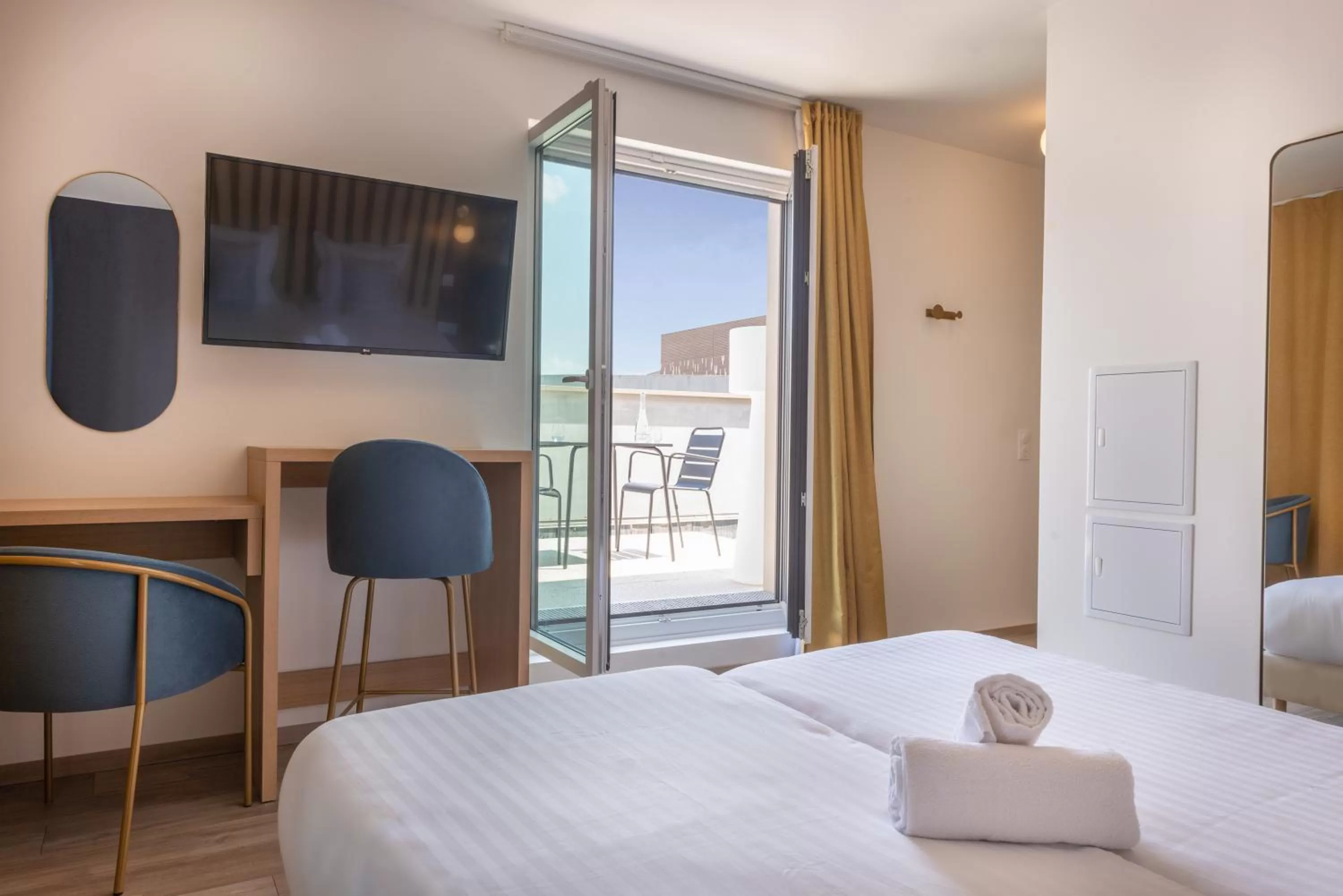 Twin Studio with Terrace in The Originals Résidence Le Monde Paris Ivry Confluence