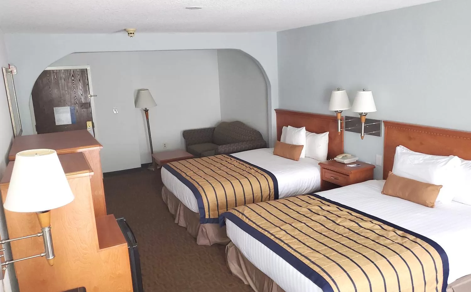 Deluxe Queen Suite in Coratel Inn & Suites by Jasper New Braunfels IH-35 EXT 189
