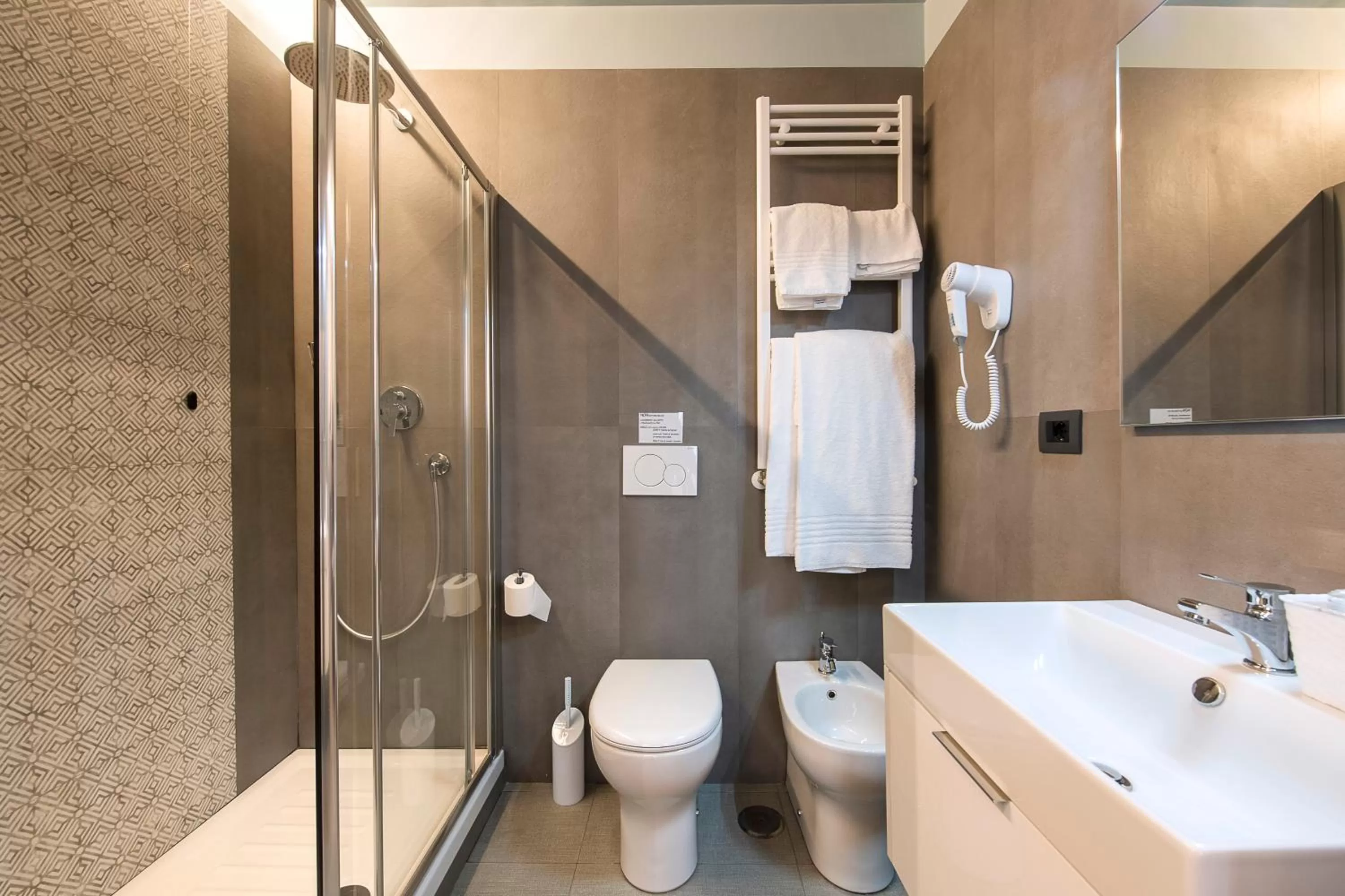 Two Connecting Double Rooms in Hotel Relais Dei Papi