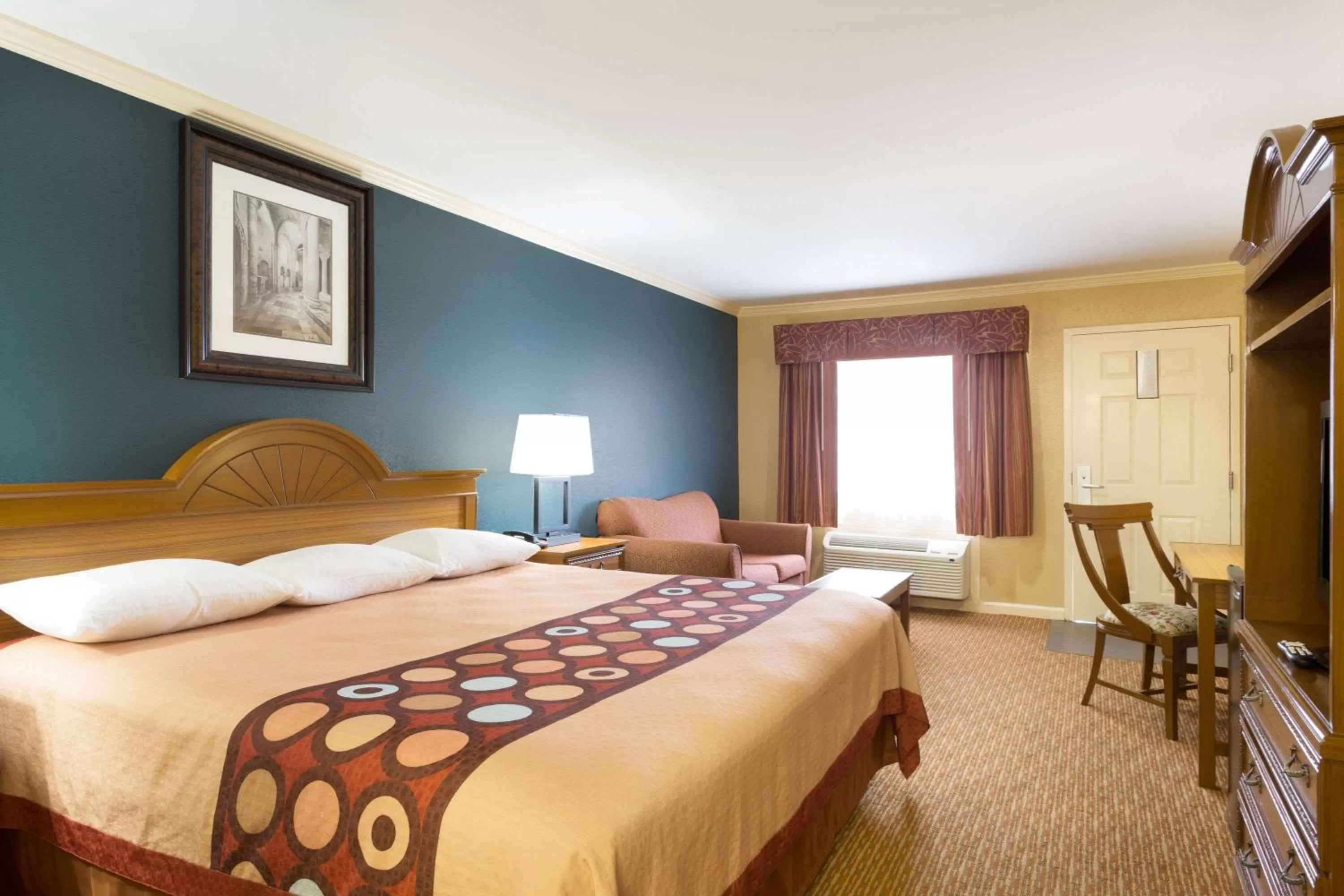 King Room - Disability Access - Non-Smoking in Super 8 by Wyndham Covington