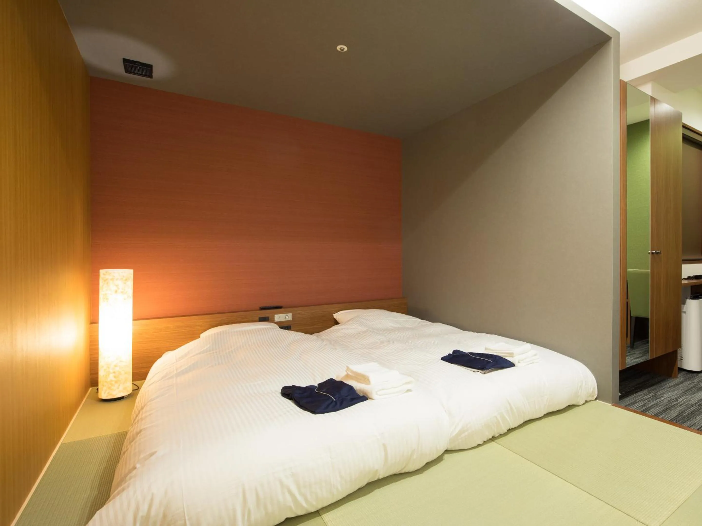 Japanese-Style Room in Gardens Cabin