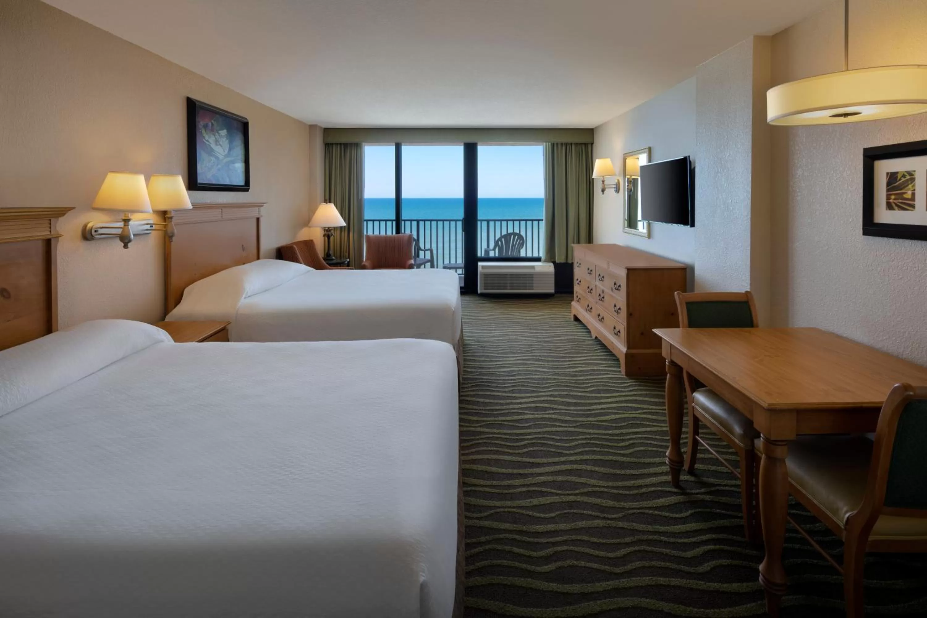 Queen Room with Sea View in Nautilus Inn - Daytona Beach