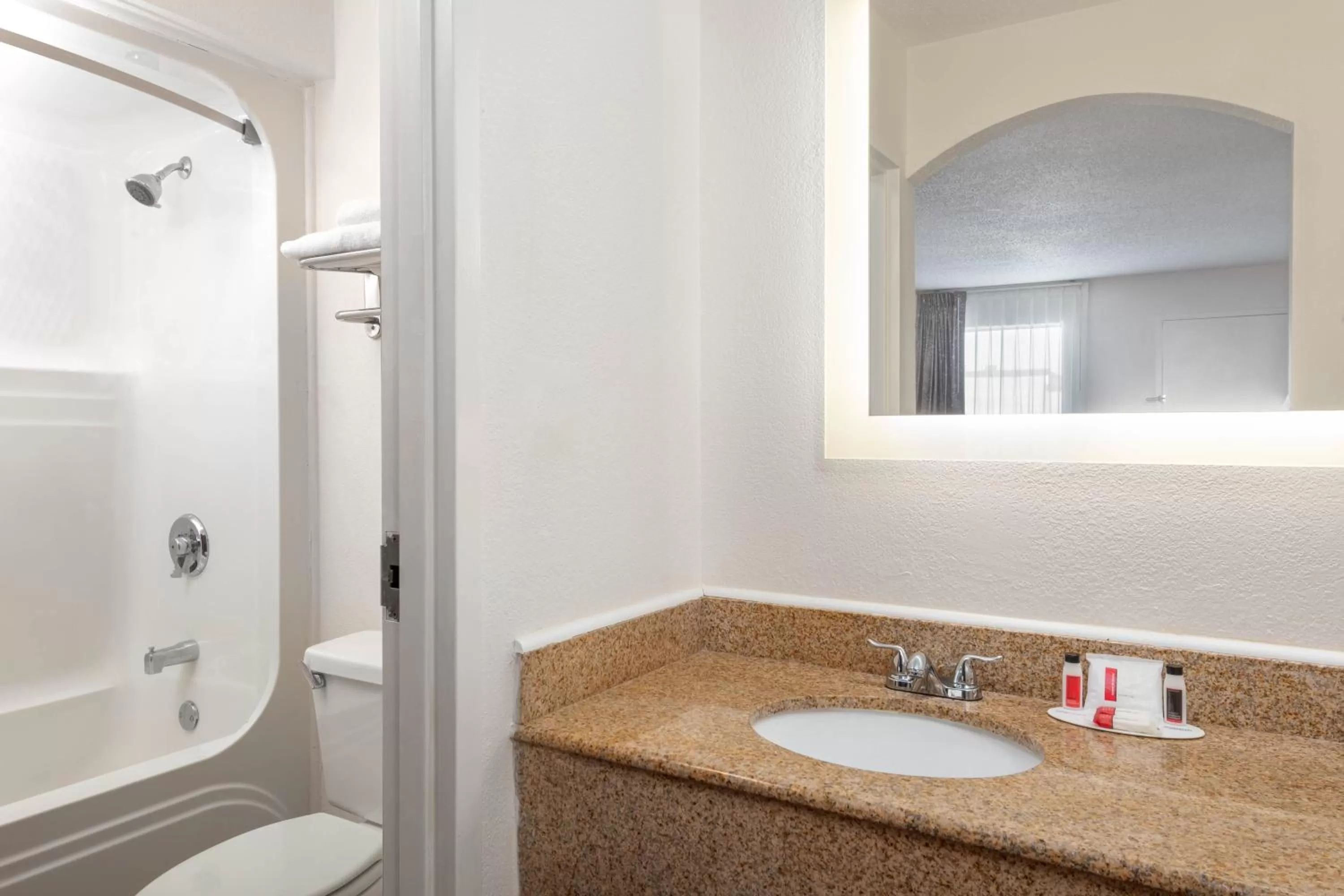 Triple Room - Non-Smoking in Howard Johnson by Wyndham Rock Hill