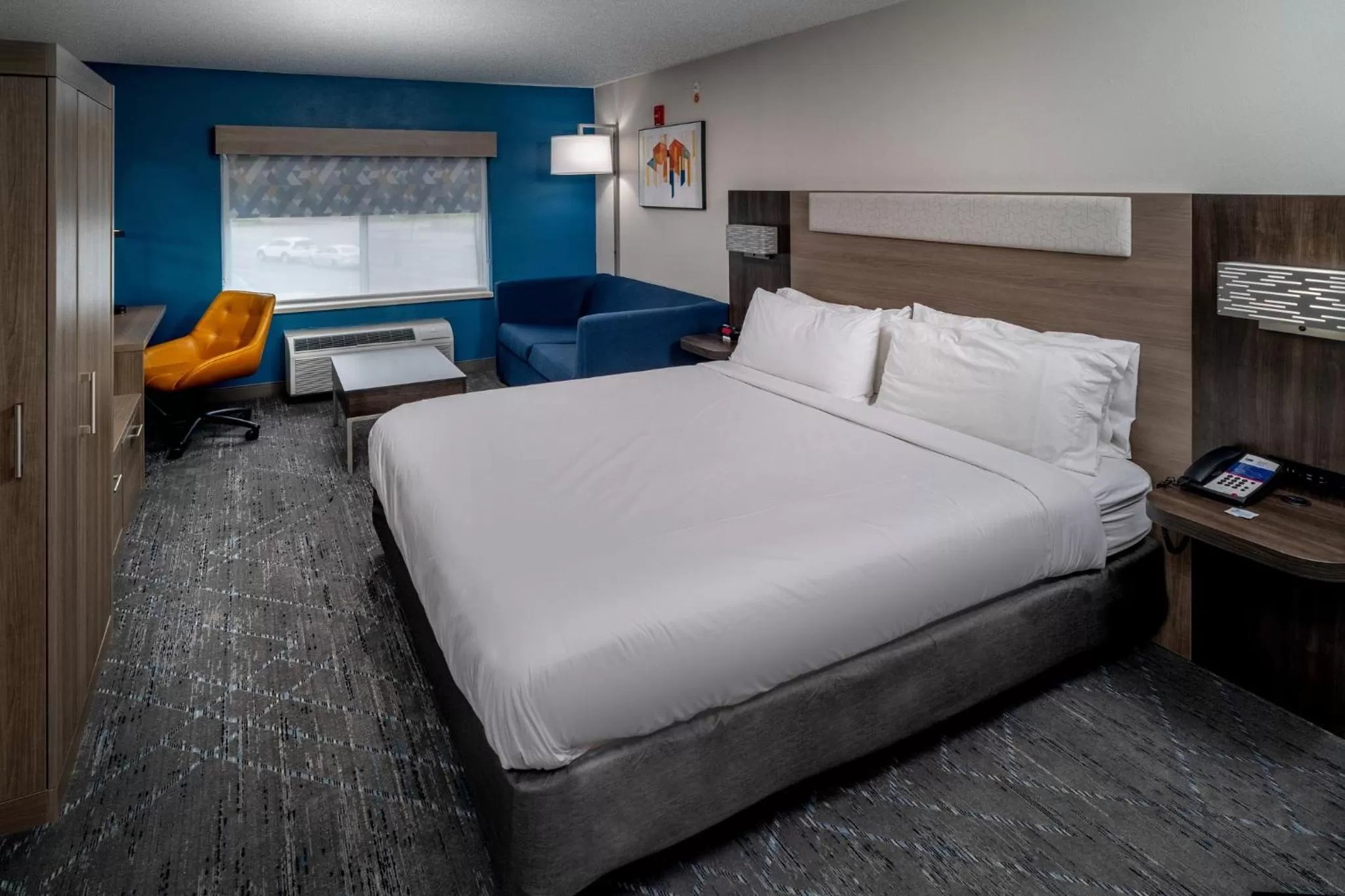 King Suite in Holiday Inn Express - Charleston/Kanawha City by IHG