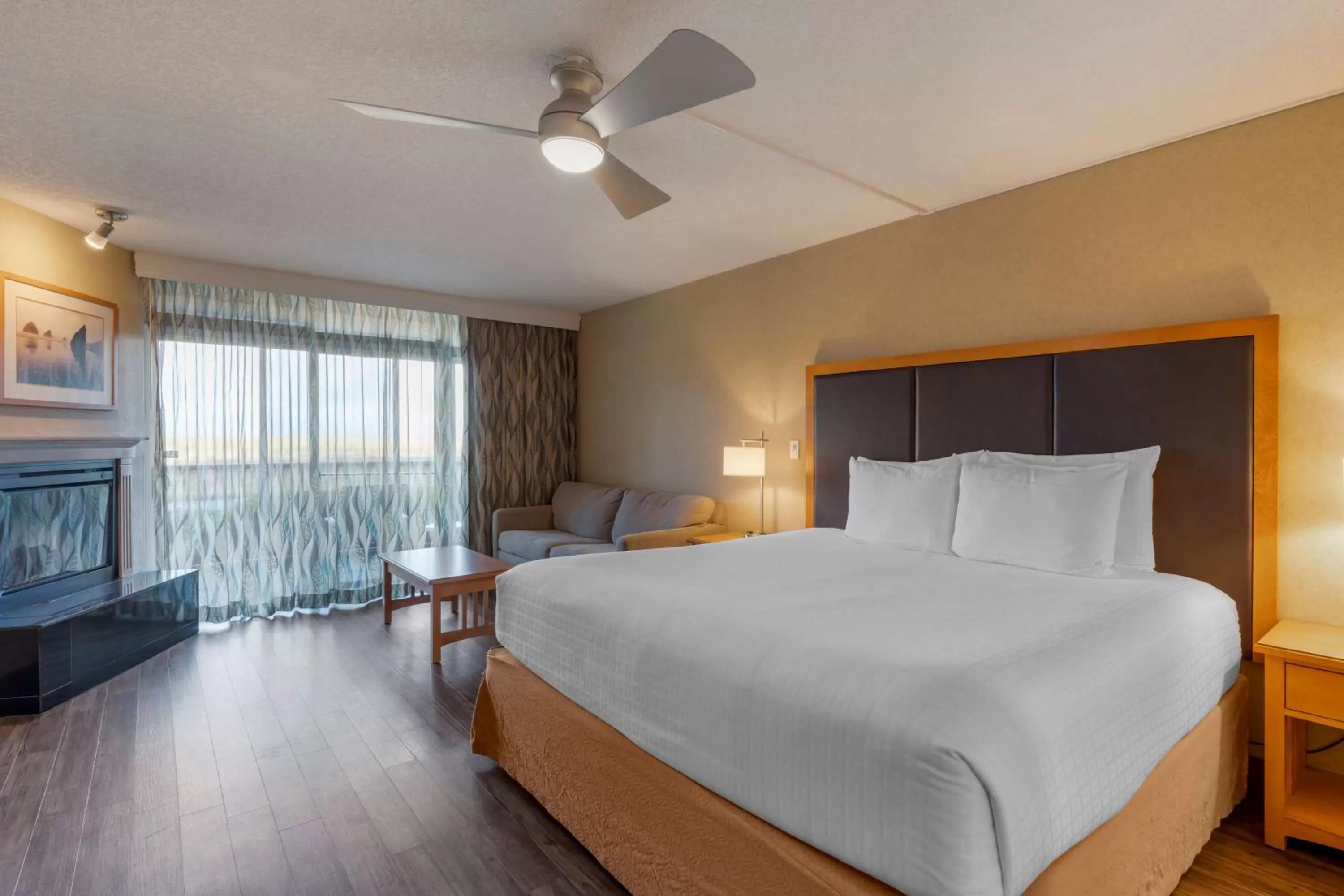 King Room with Dune View in Best Western Plus Ocean View Resort