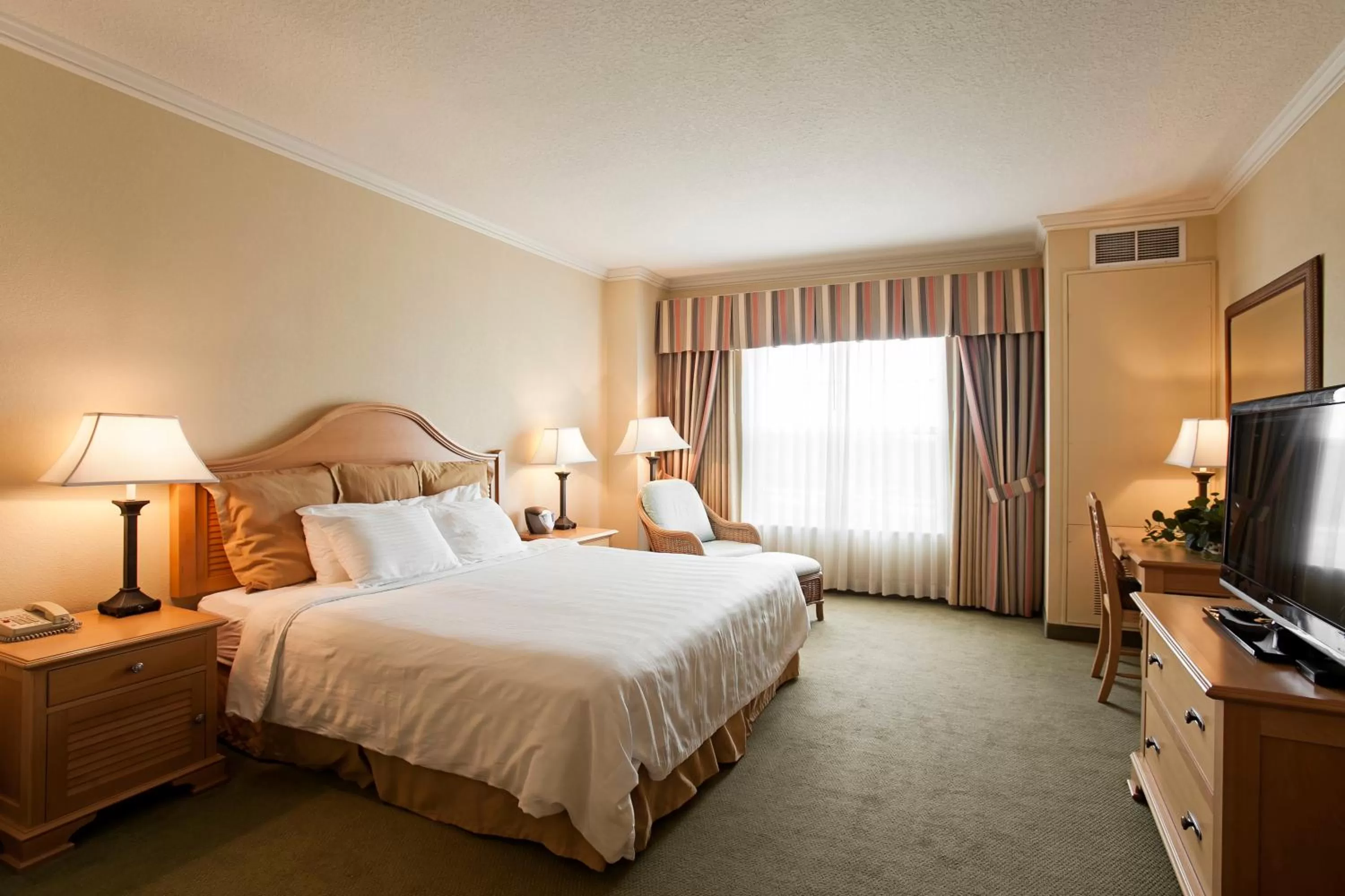 King Room in Monumental Hotel Orlando