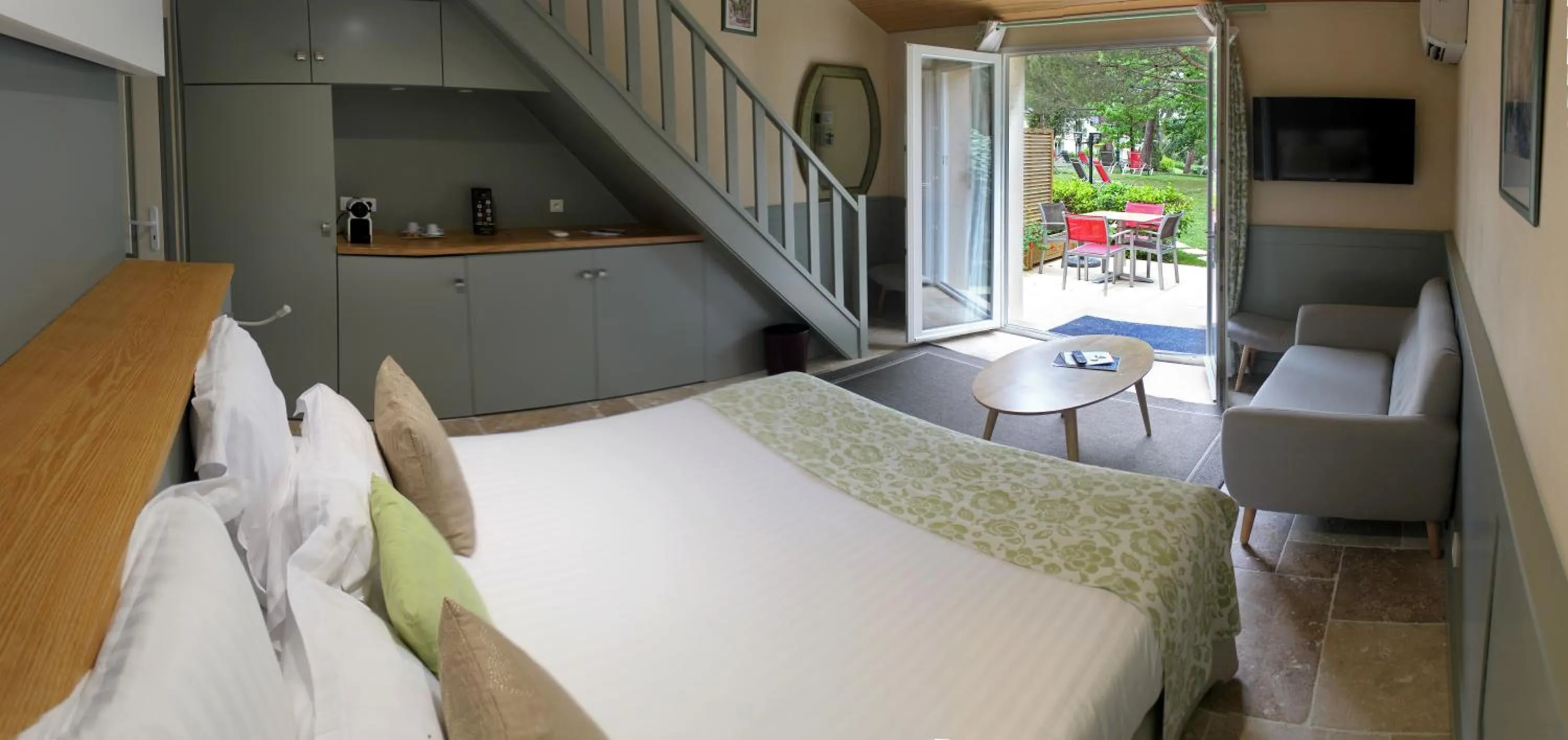 Family Room (2 Adults + 2 Children) with Terrace - Ground Floor or with Mezzanine in Hôtel The Originals Résidence de Rohan (EX RELAIS DU SILENCE)