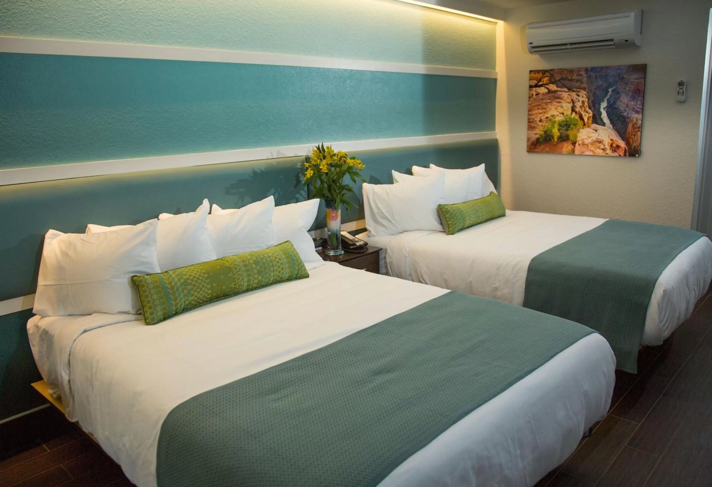 Queen Room with Two Queen Beds - Non Smoking in The Flagler Inn - Saint Augustine