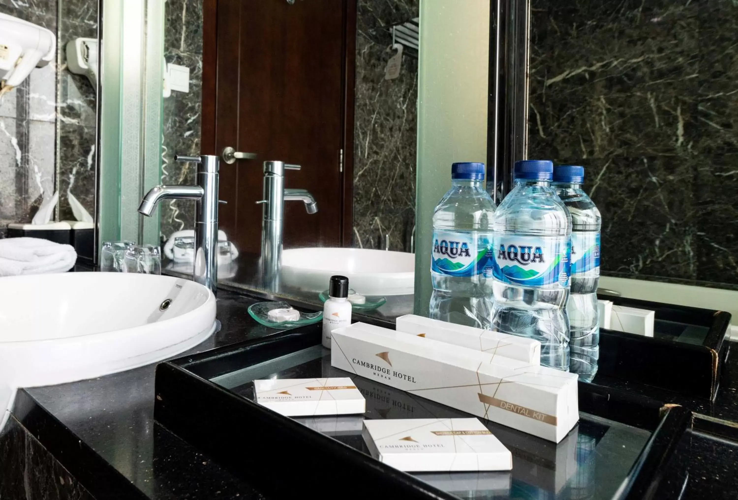 Cambridge Hotel Medan Cambridge Hotel Medan