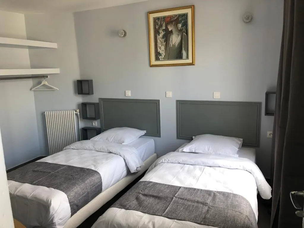 Twin Room in Hôtel Clauzel Paris