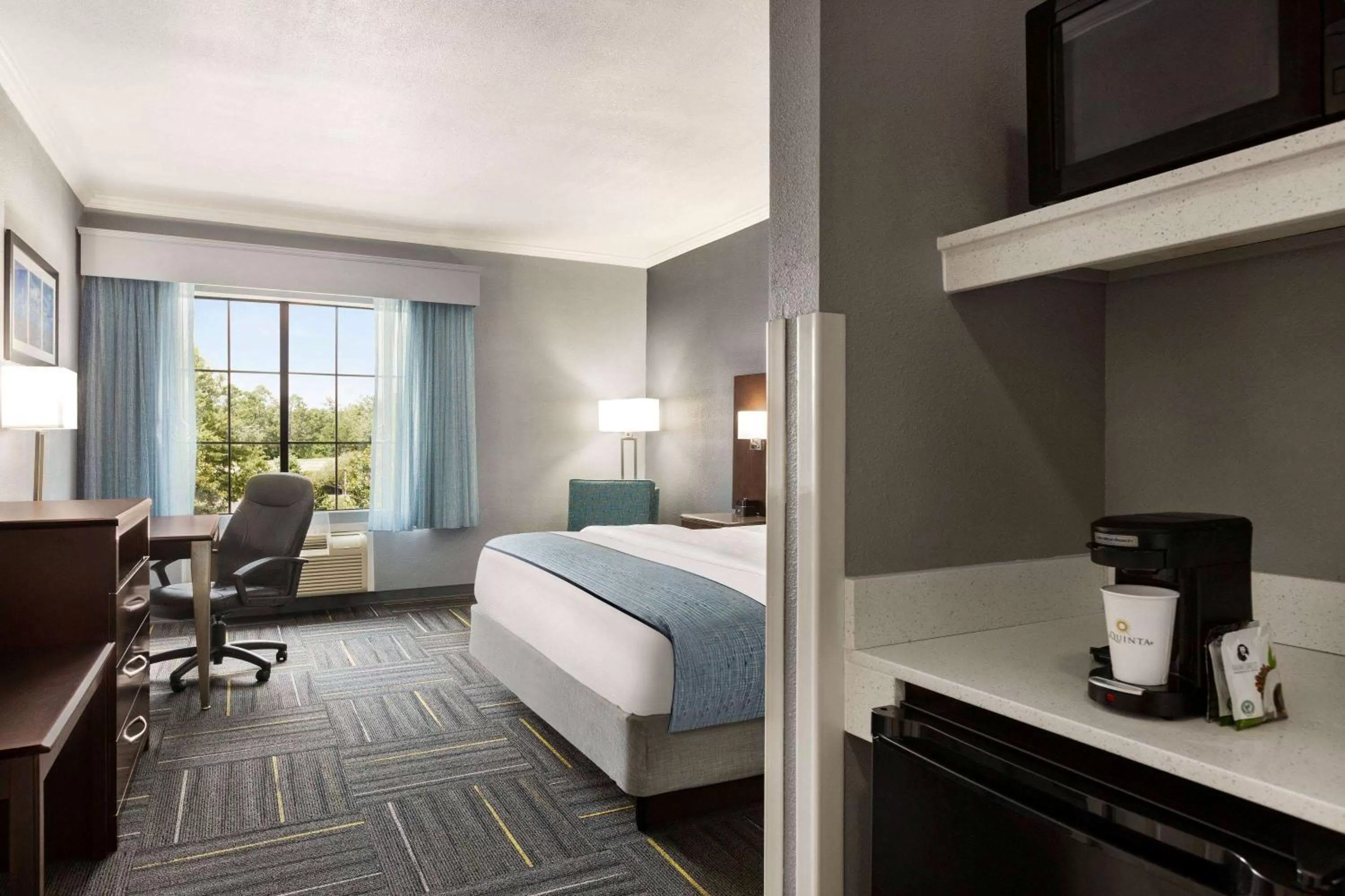 King Studio Suite Room Non Smoking in La Quinta by Wyndham Dublin