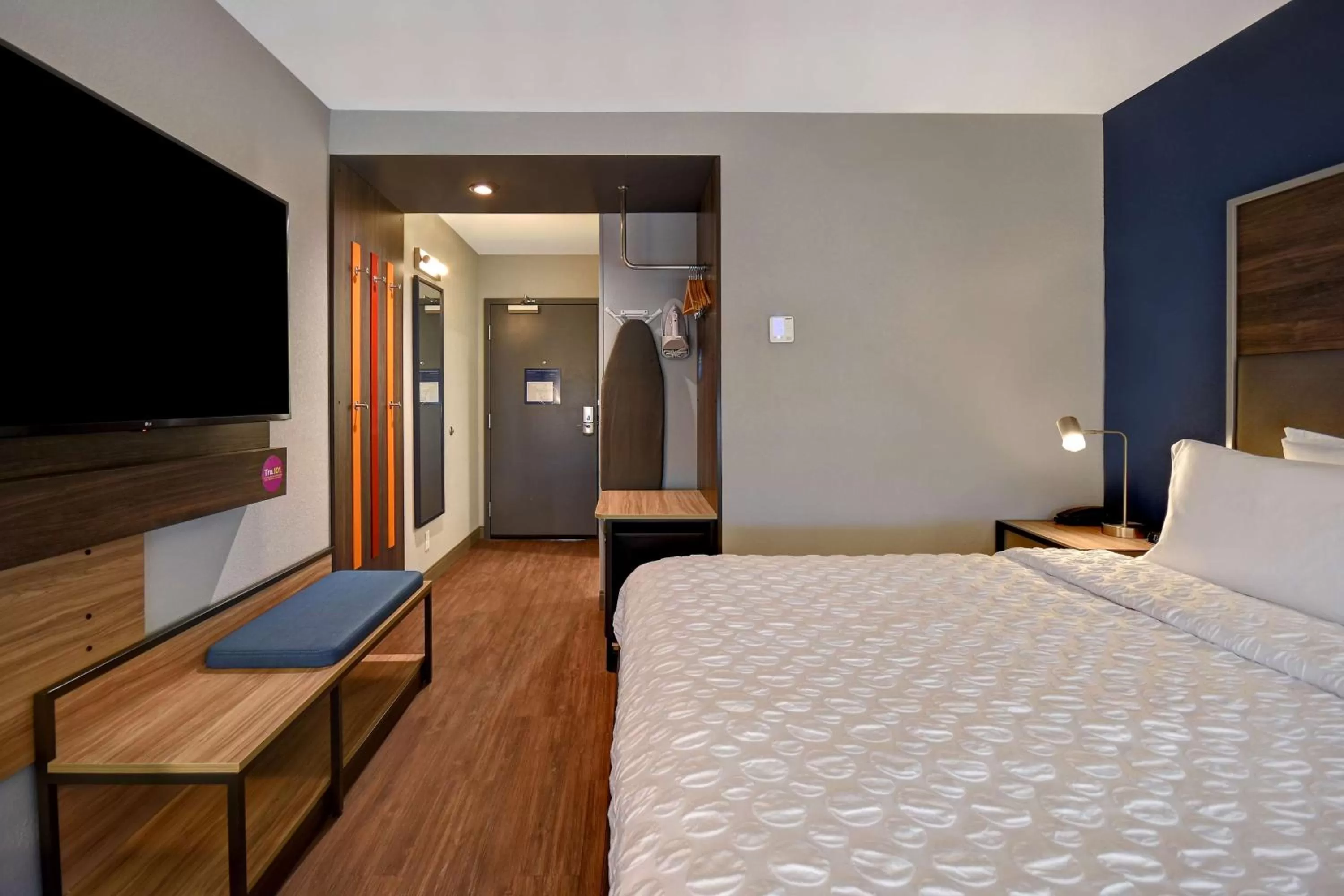 King Room in Tru By Hilton Manchester Downtown