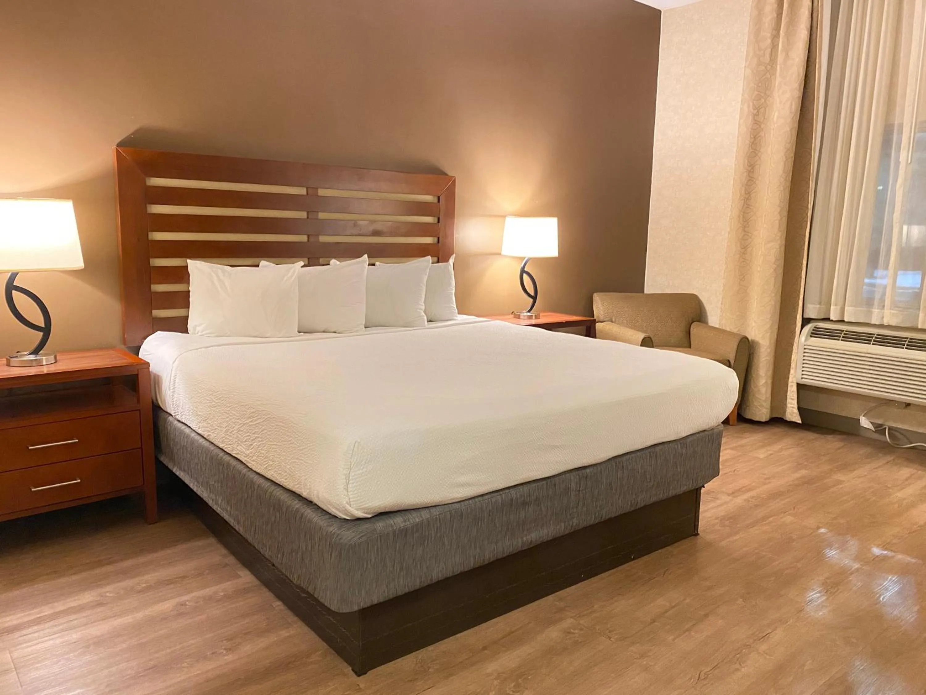 Standard King Room in Wyndham Garden Grand Rapids Airport