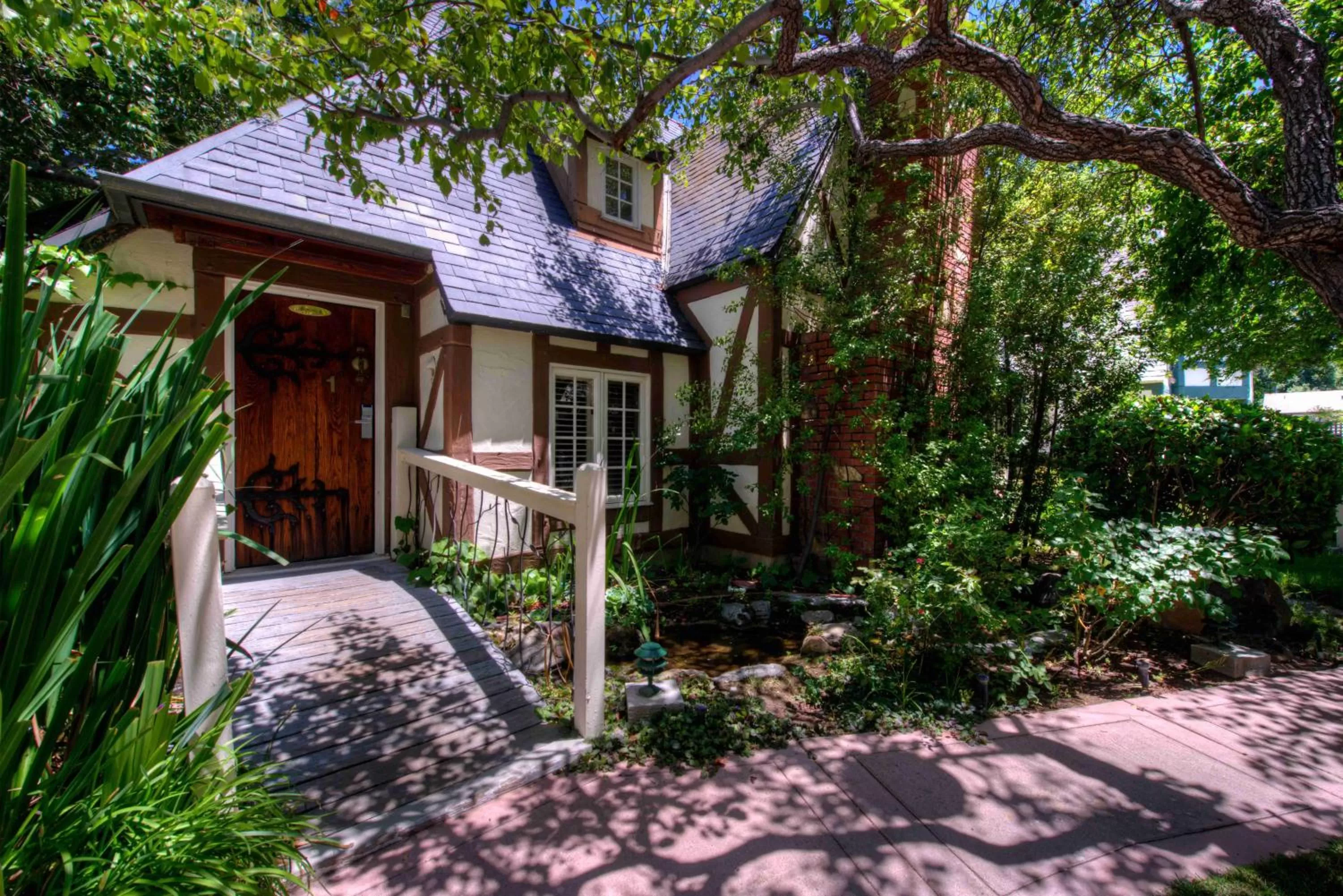 Cottage with Garden View in Wine Valley Inn