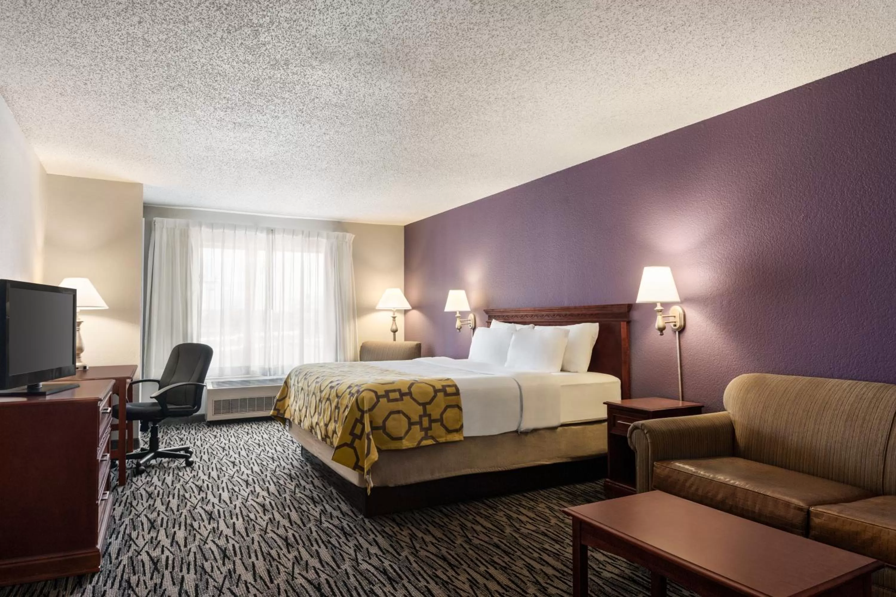 King Studio Suite - Non-Smoking in Baymont by Wyndham Springfield I-44