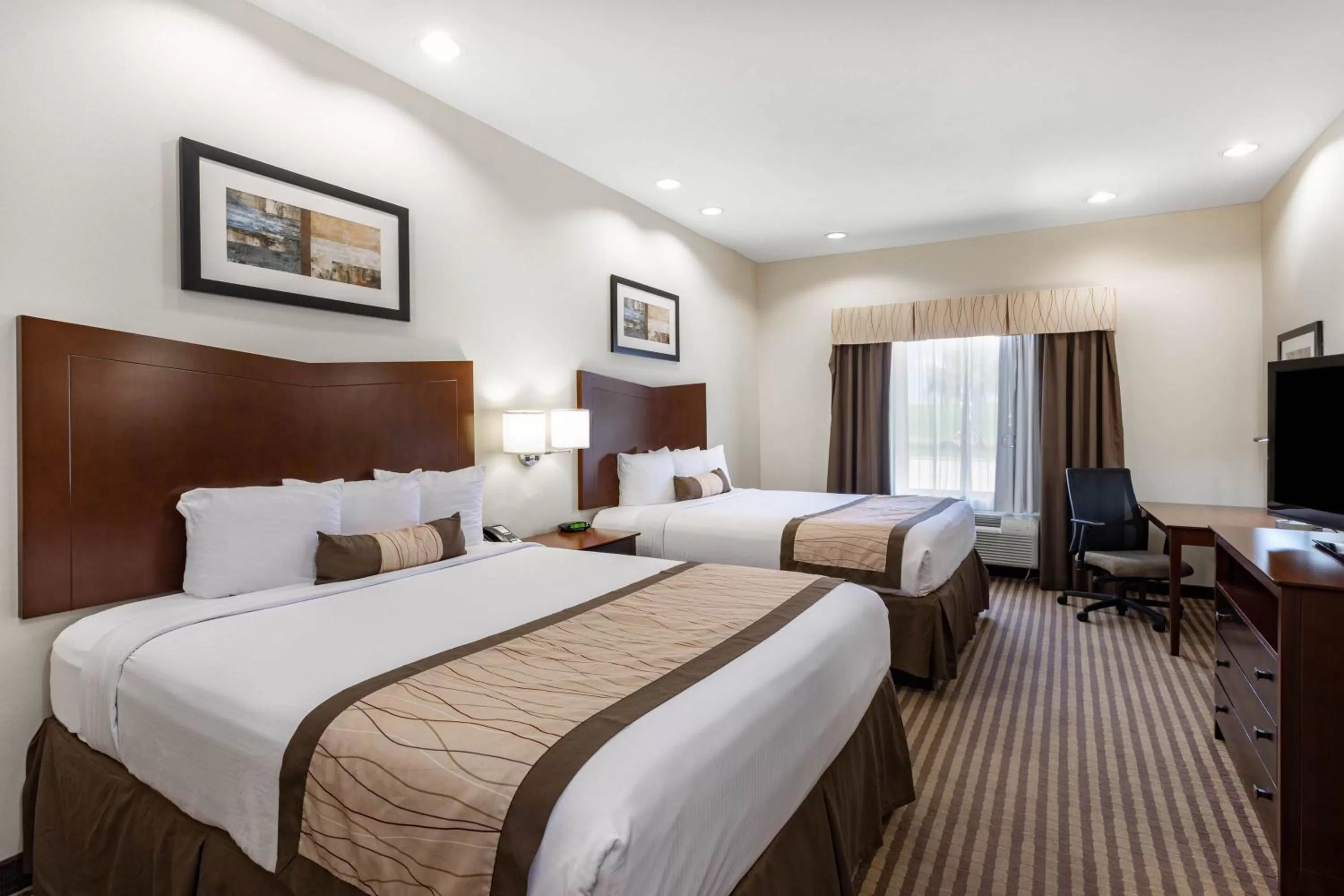 Queen Room with Two Queen Beds and Bath Tub - Mobility/Hearing Accessible - Non-Smoking in Baymont by Wyndham Victoria