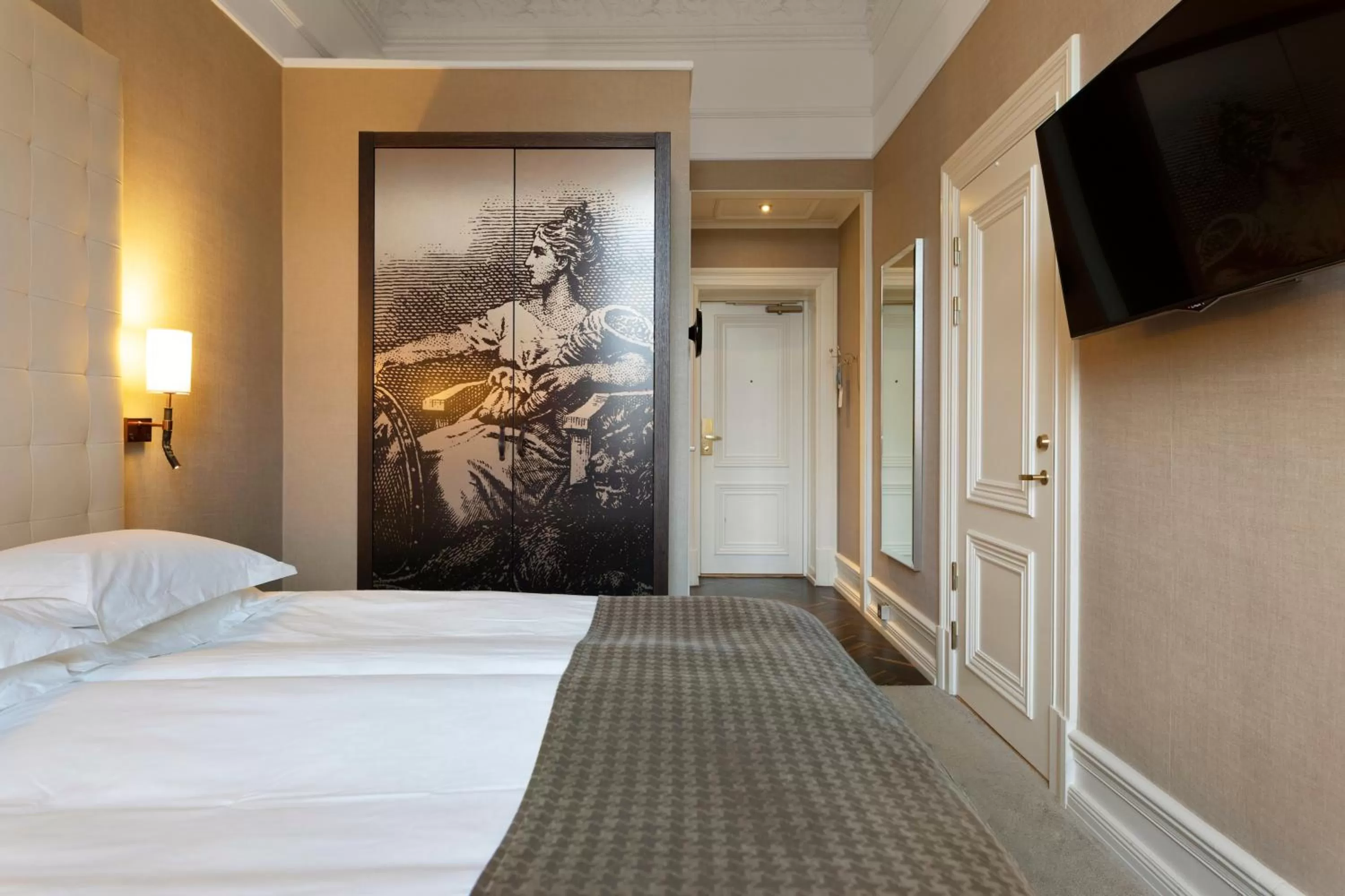 Standard Double Room in Elite Plaza Hotel