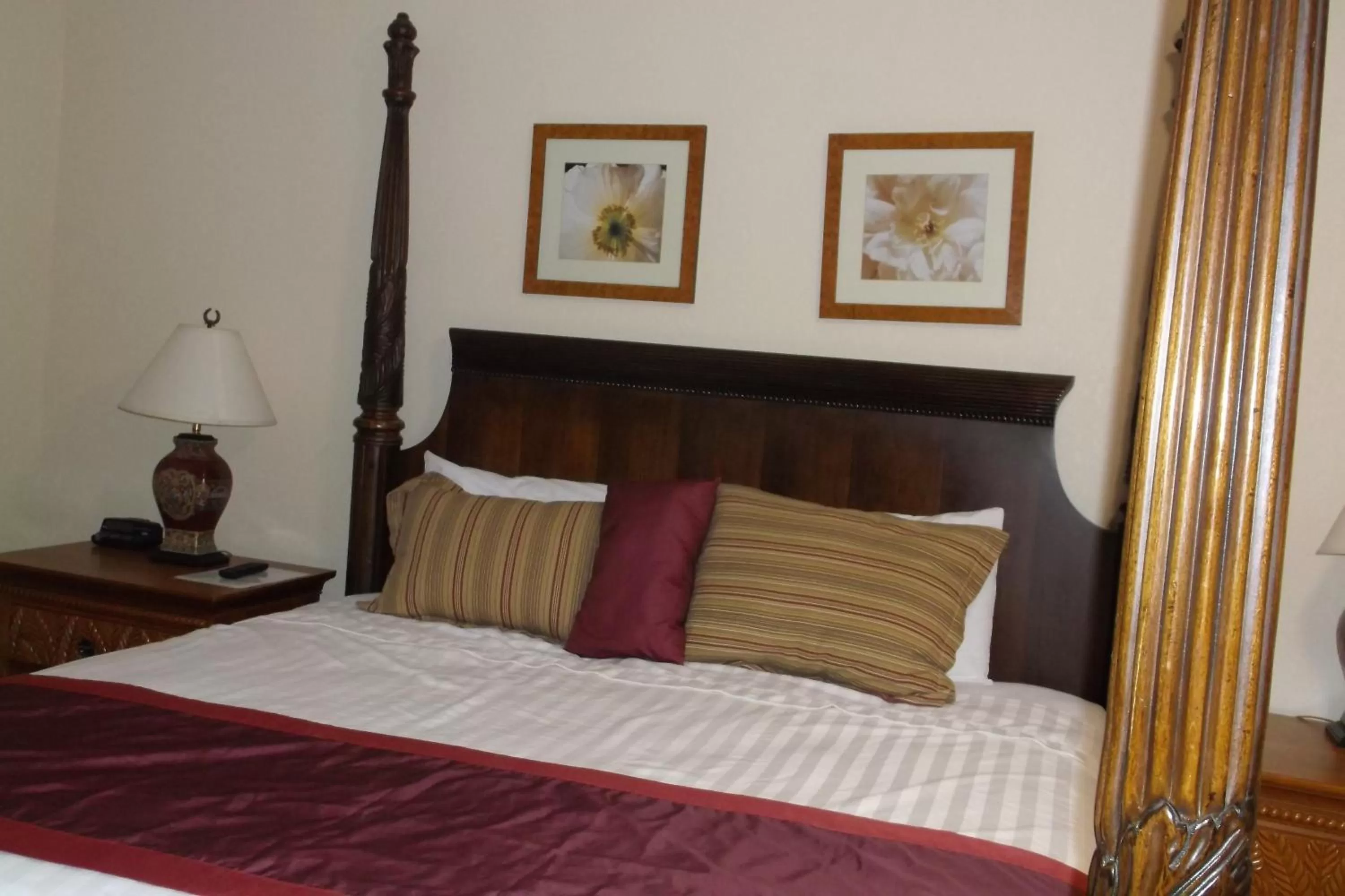 King Room - Non-Smoking in Days Inn & Suites by Wyndham Lake Okeechobee