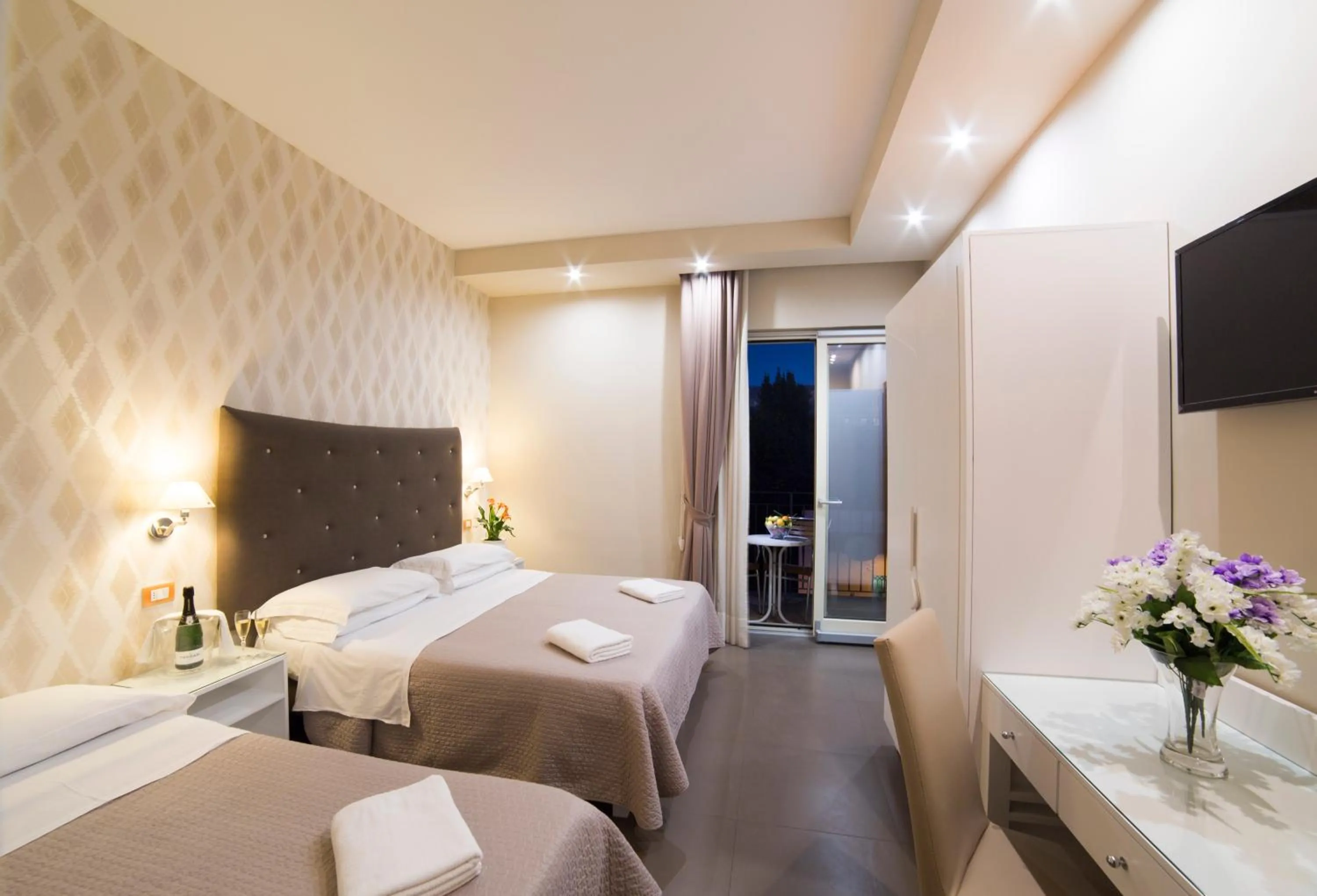 Superior Double Room with Balcony in Hotel Club