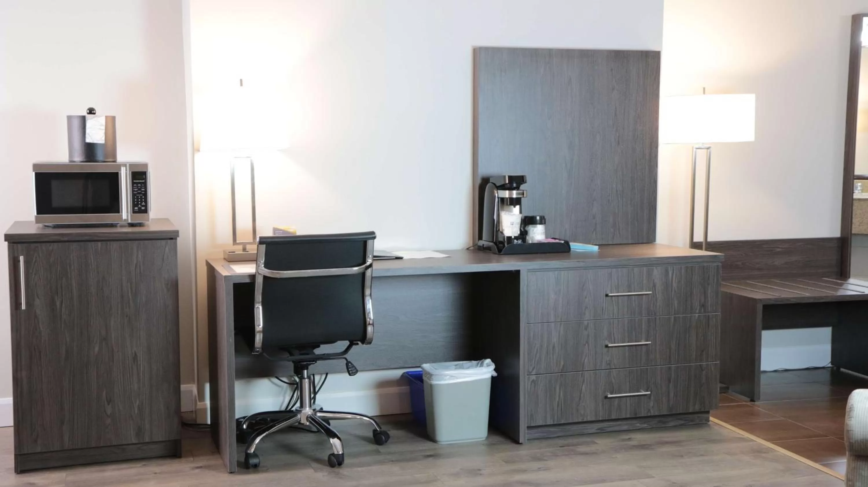 Queen Suite with Balcony - Non-Smoking in Best Western Laval-Montreal & Conference Centre