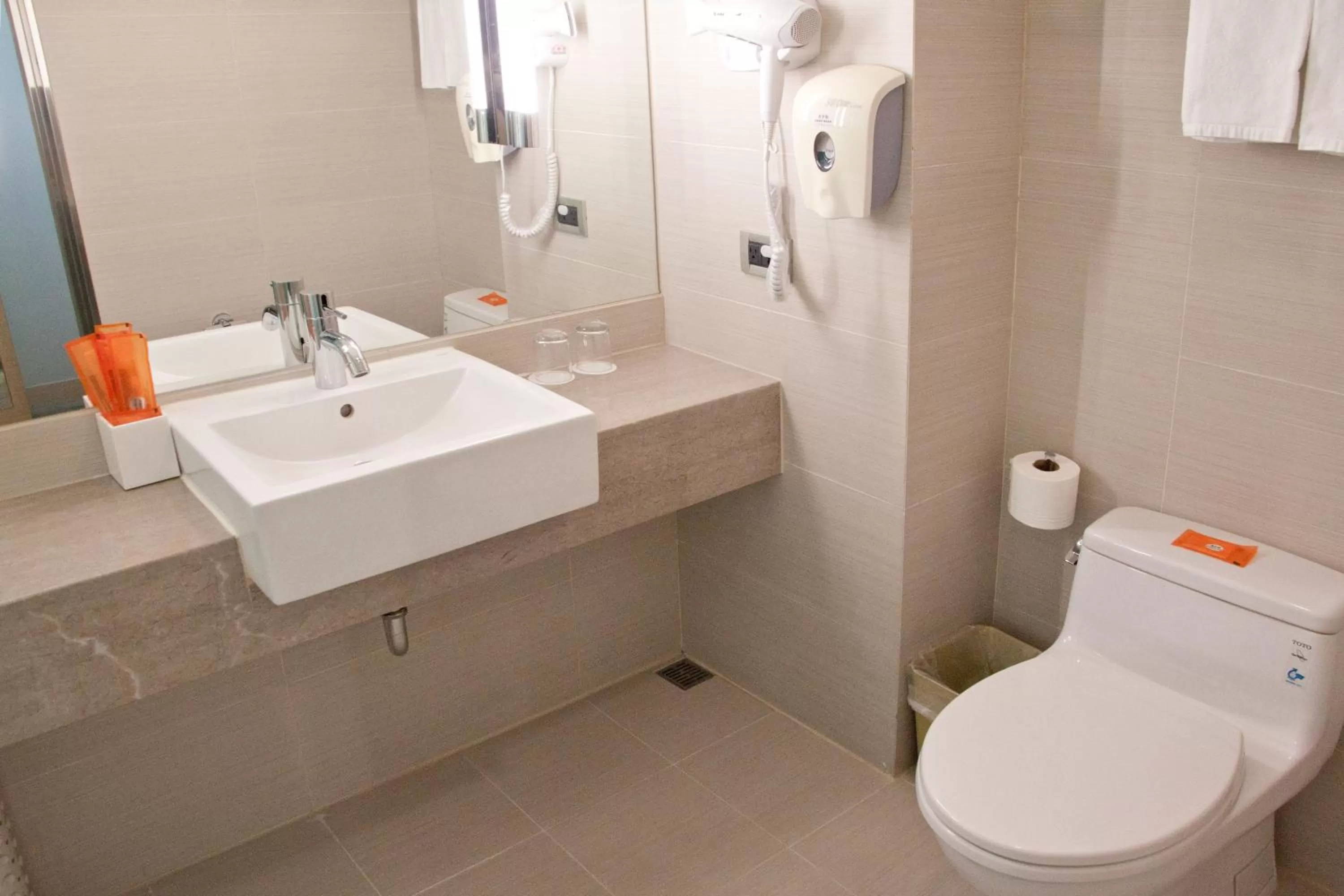 Standard Double or Twin Room in Holiday Inn Express Taoyuan, an IHG Hotel